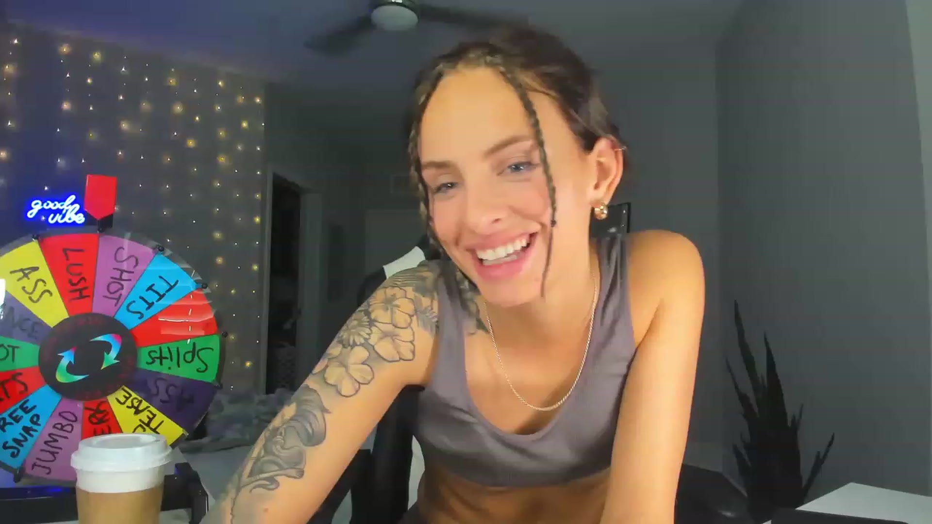 Gallery image thumbnail from Tati_Rae's myfreecams stream on, 03/03/2023, 18:43 image 7 of 20