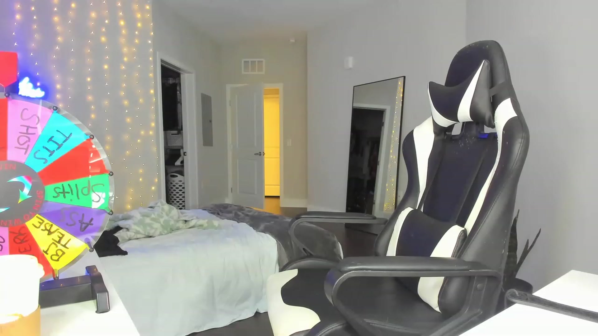 Gallery image thumbnail from Tati_Rae's myfreecams stream on, 03/03/2023, 19:47 image 8 of 20