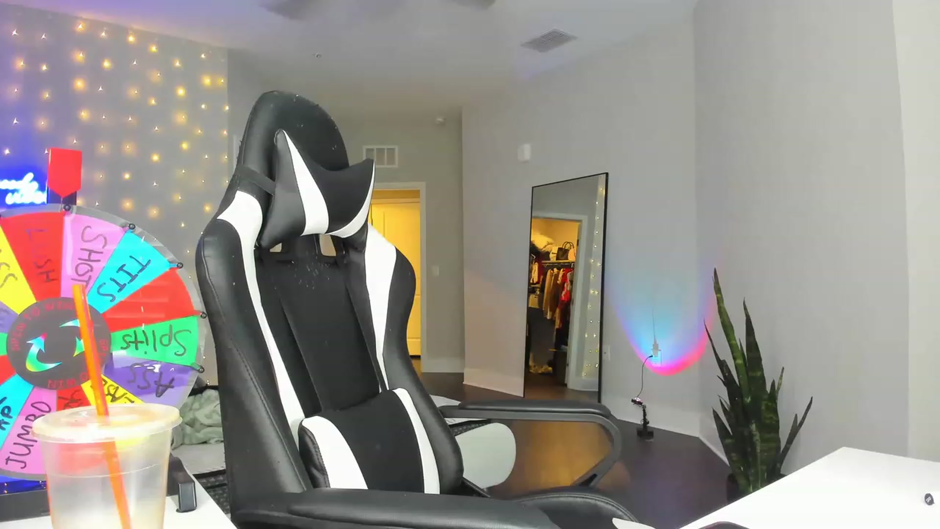 Gallery image thumbnail from Tati_Rae's myfreecams stream on, 03/05/2023, 16:48 image 1 of 20