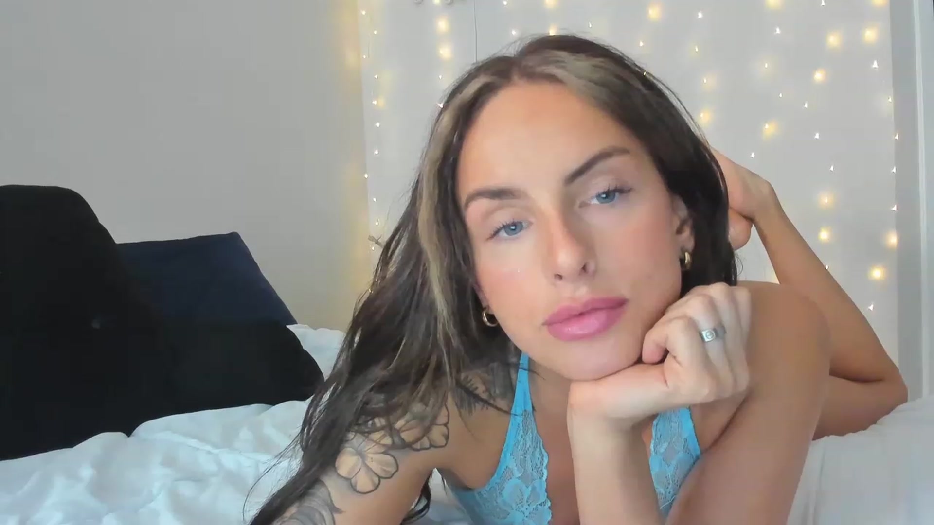 Gallery image thumbnail from Tati_Rae's myfreecams stream on, 03/07/2023, 18:53 image 13 of 20