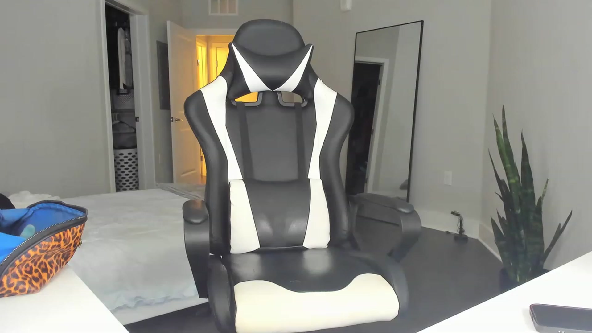 Gallery image thumbnail from Tati_Rae's myfreecams stream on, 03/10/2023, 19:53 image 9 of 20