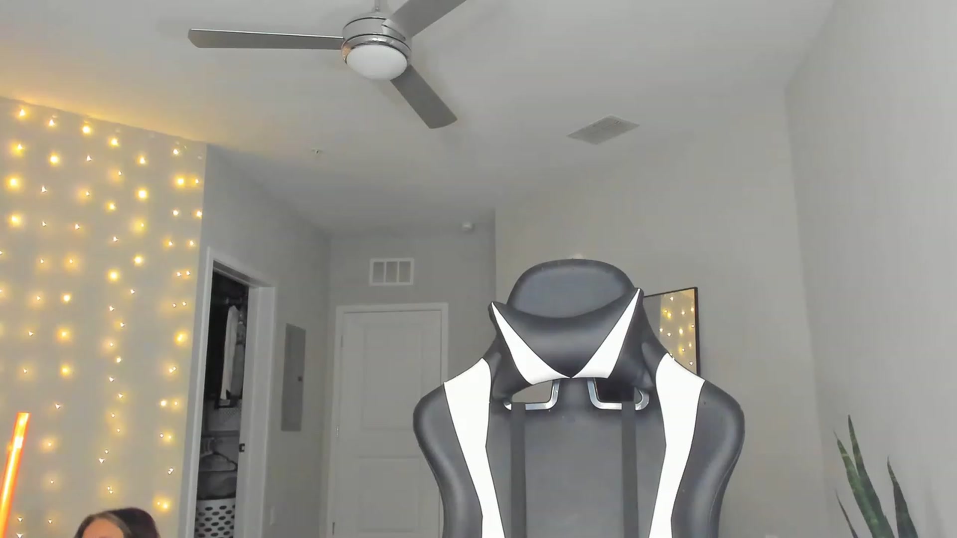 Gallery image thumbnail from Tati_Rae's myfreecams stream on, 03/10/2023, 23:07 image 3 of 20