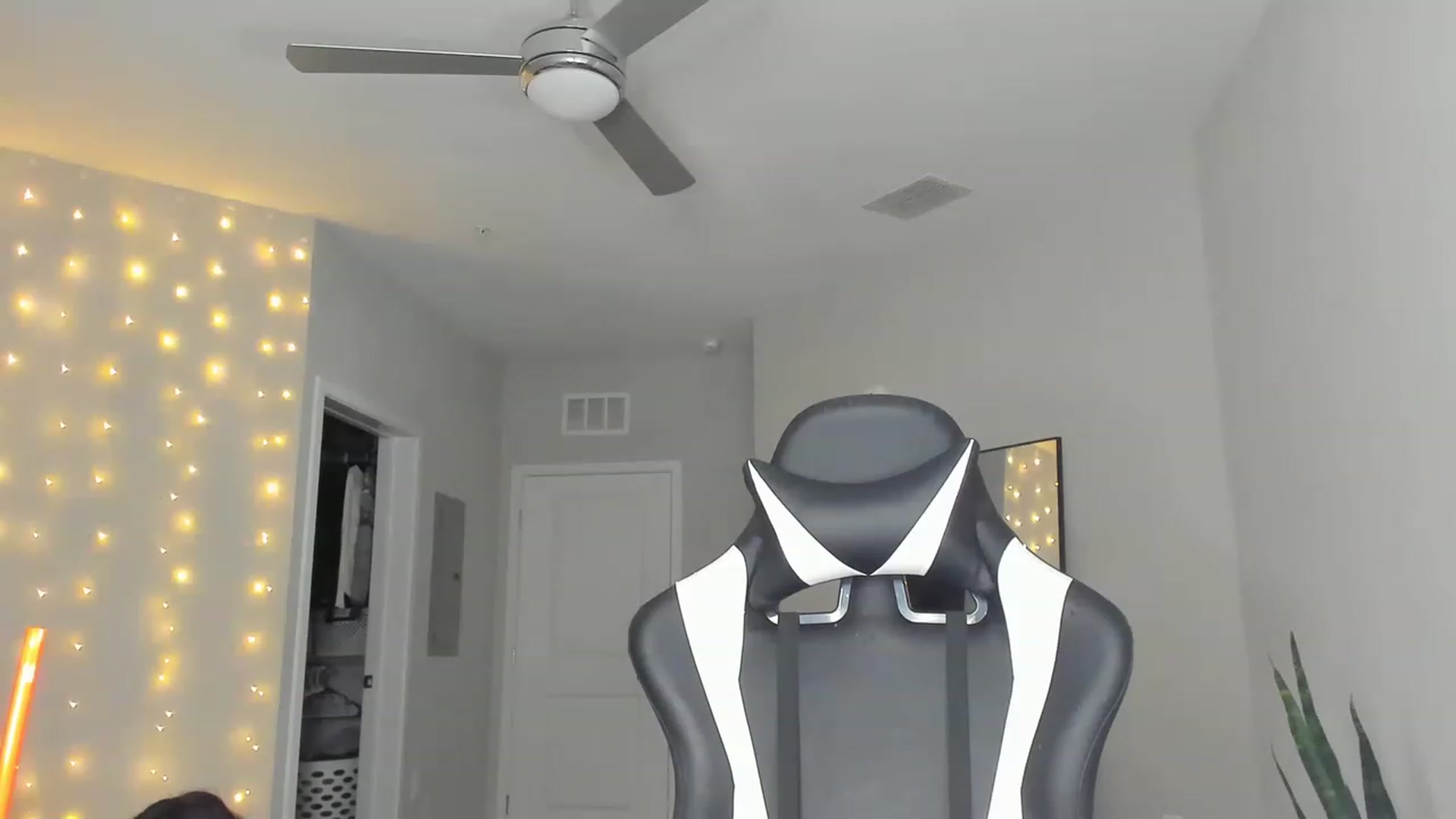 Gallery image thumbnail from Tati_Rae's myfreecams stream on, 03/10/2023, 23:07 image 2 of 20