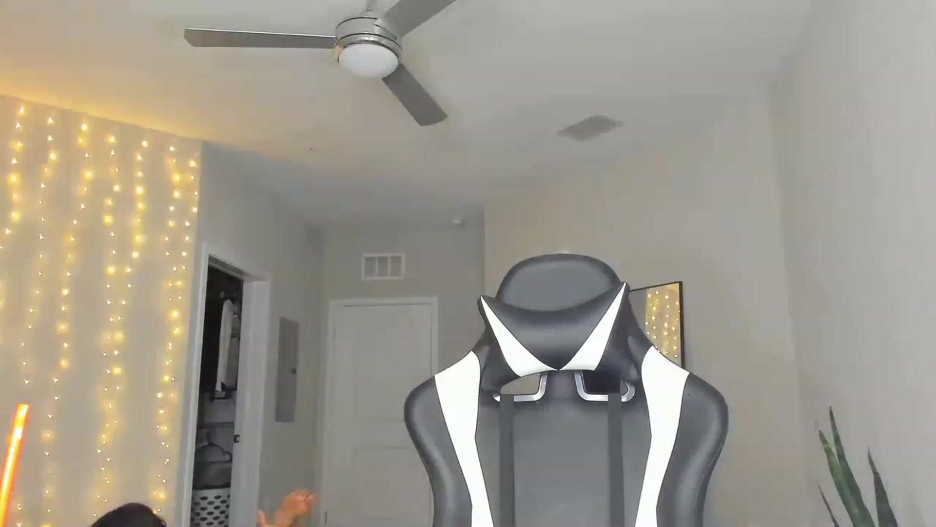 Gallery image thumbnail from Tati_Rae's myfreecams stream on, 03/10/2023, 23:07 image 5 of 20