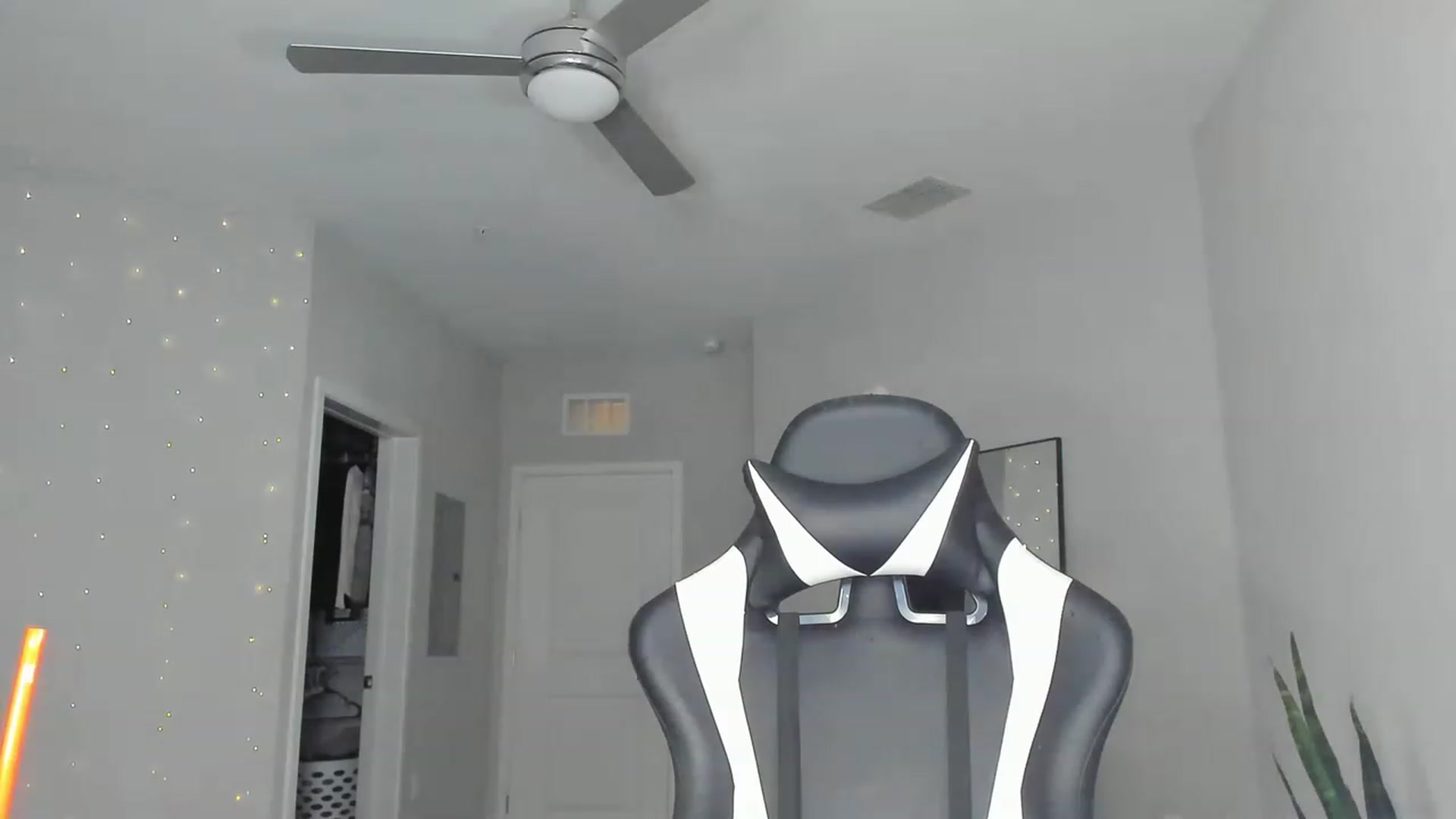 Gallery image thumbnail from Tati_Rae's myfreecams stream on, 03/10/2023, 23:07 image 11 of 20