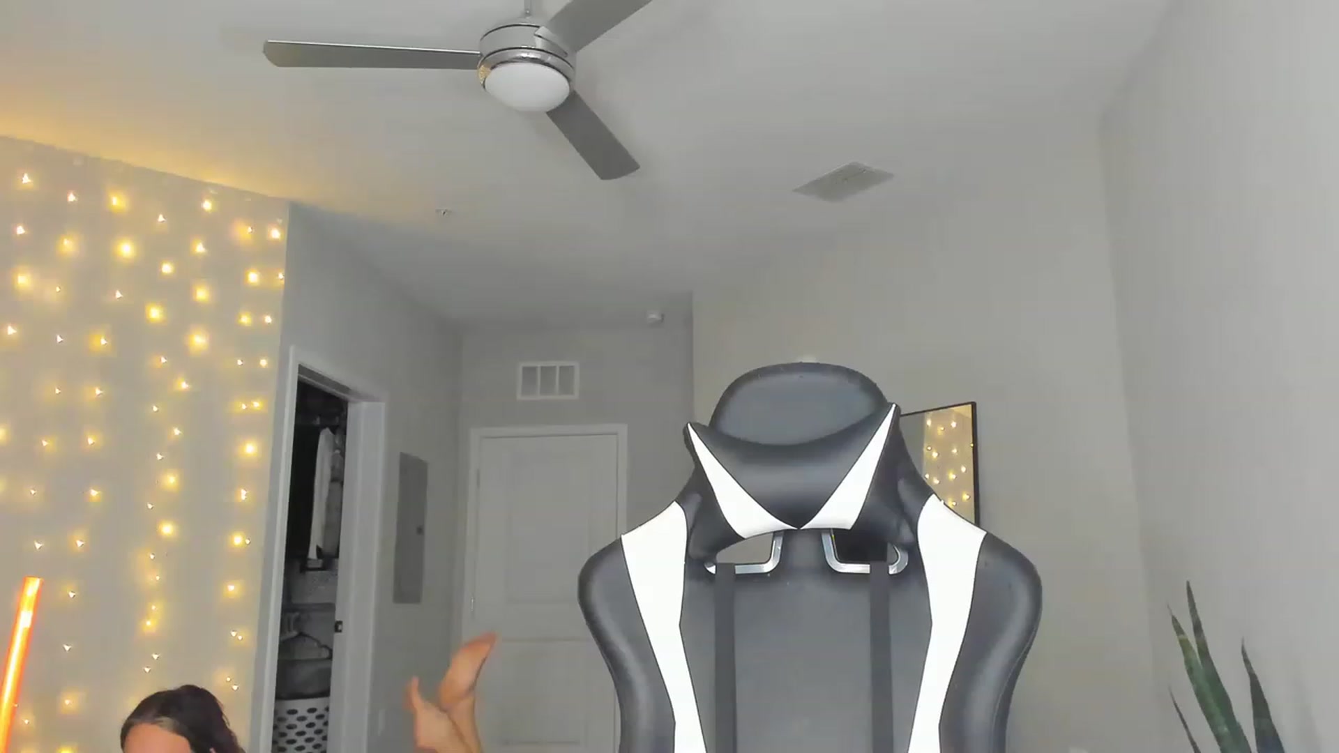 Gallery image thumbnail from Tati_Rae's myfreecams stream on, 03/10/2023, 23:07 image 4 of 20