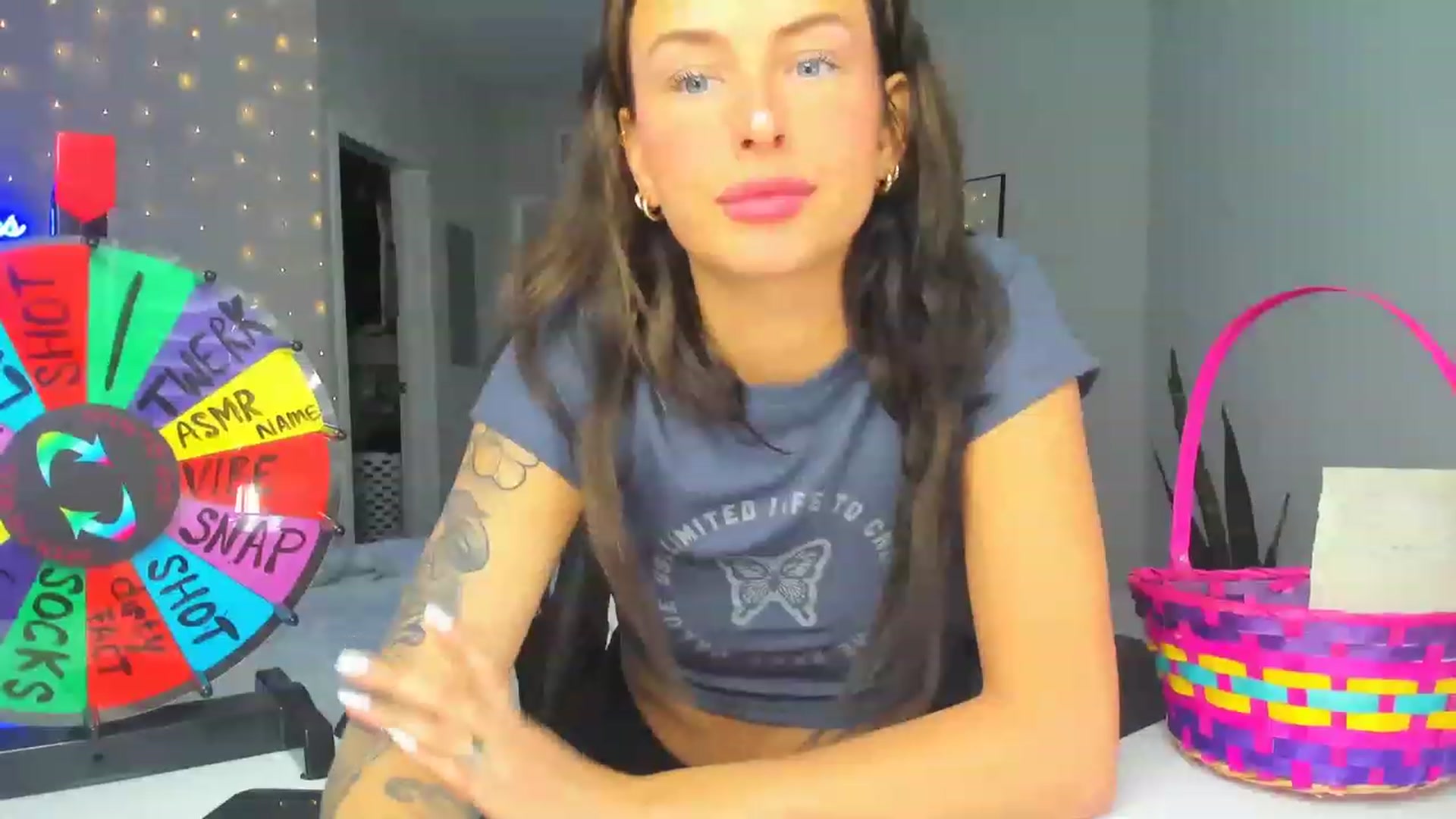 Gallery image thumbnail from Tati_Rae's myfreecams stream on, 03/15/2023, 17:43 image 14 of 20