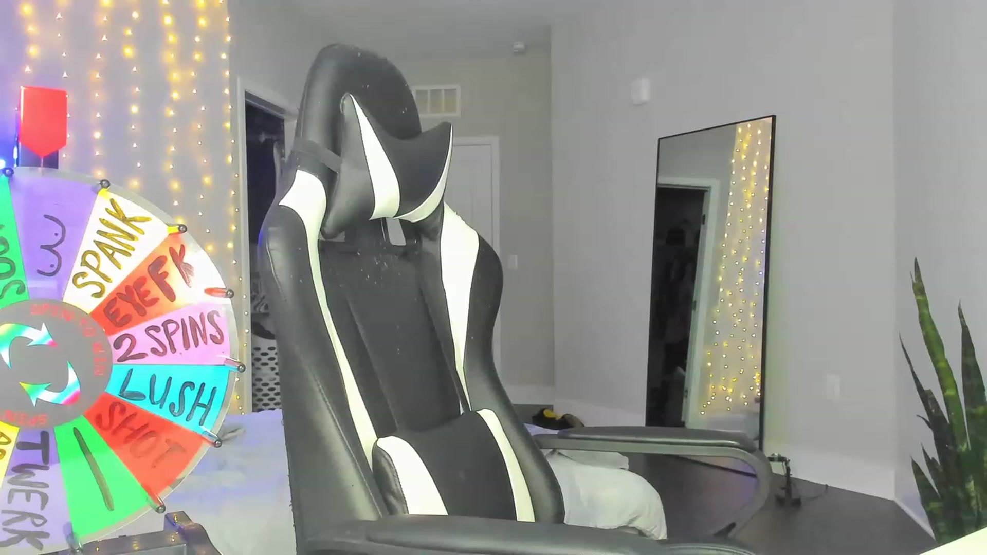 Gallery image thumbnail from Tati_Rae's myfreecams stream on, 03/16/2023, 03:33 image 2 of 20