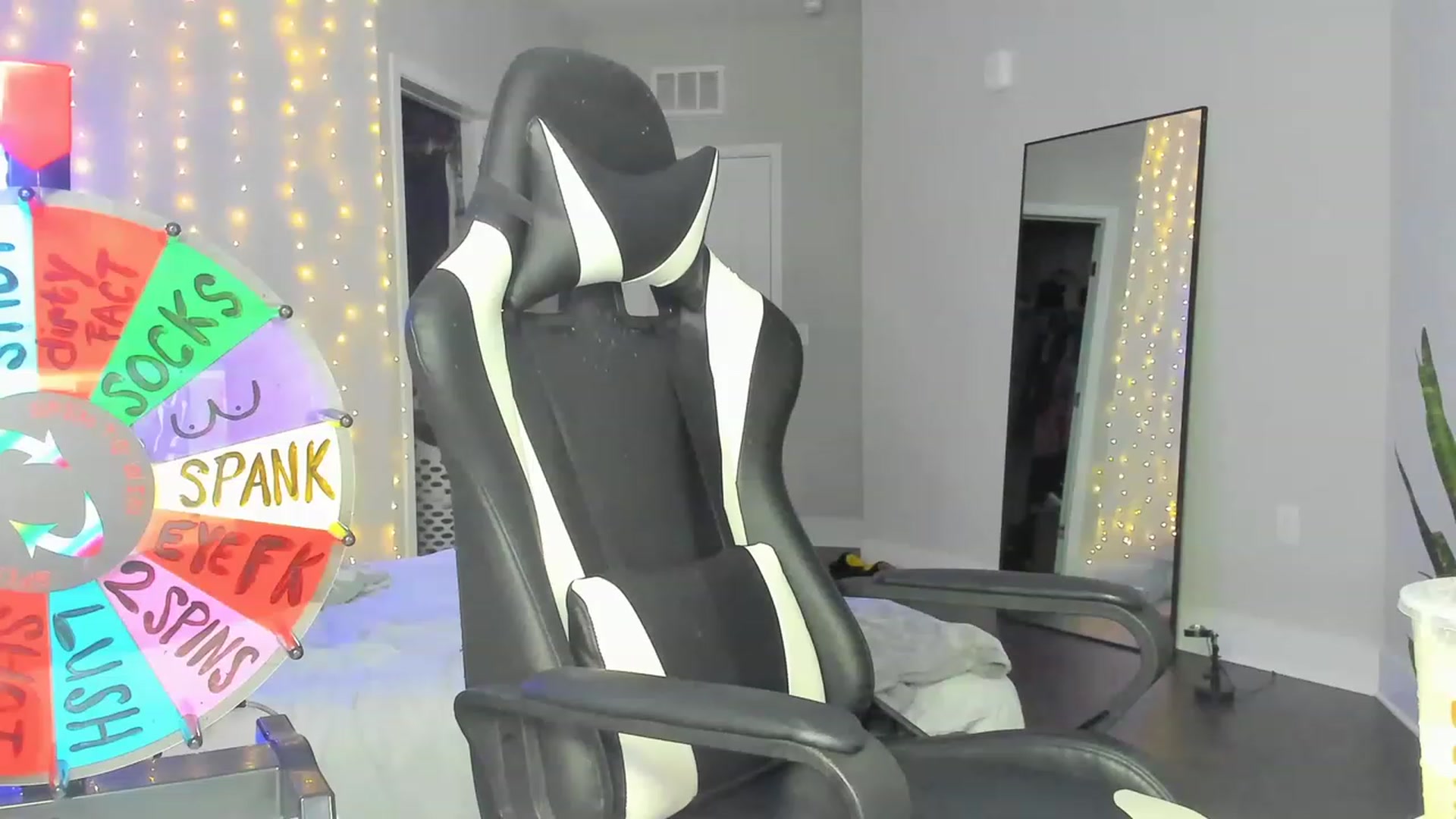 Gallery image thumbnail from Tati_Rae's myfreecams stream on, 03/16/2023, 04:32 image 15 of 20