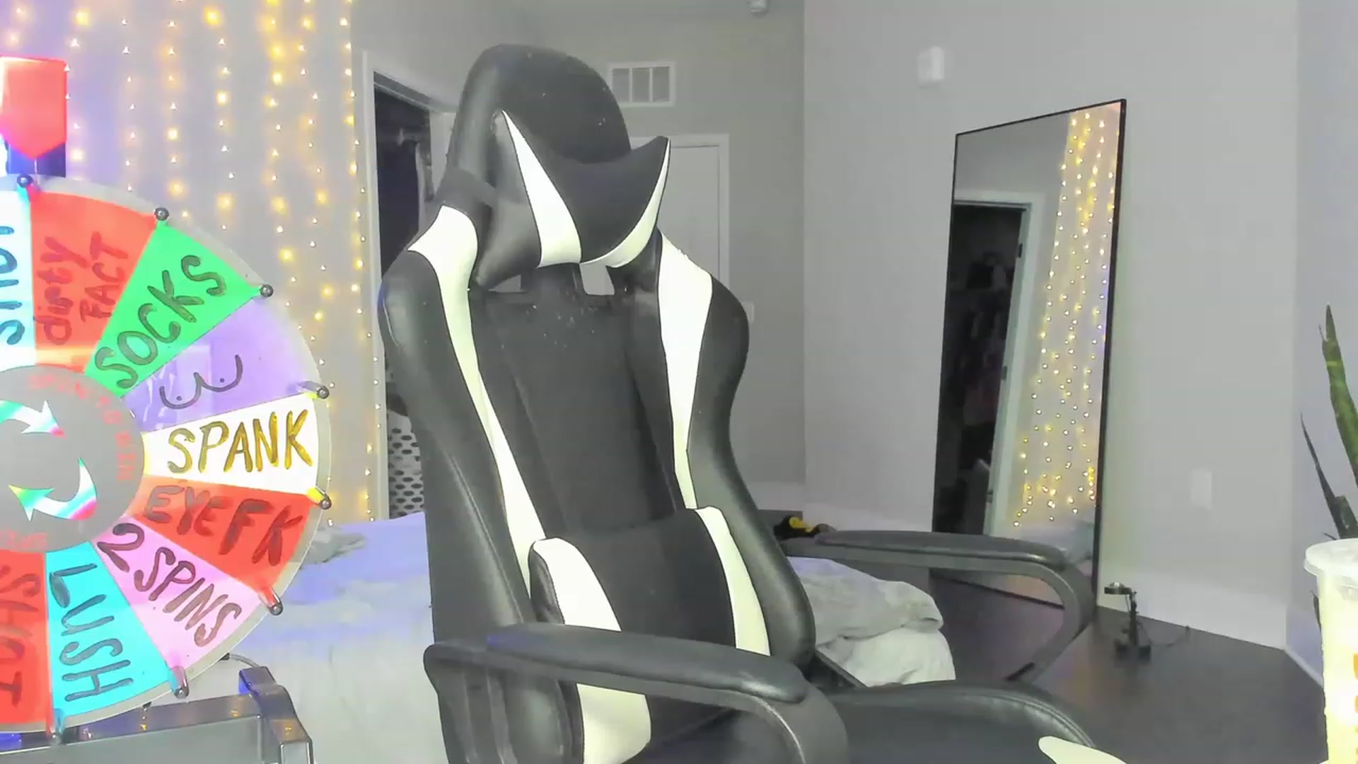Gallery image thumbnail from Tati_Rae's myfreecams stream on, 03/16/2023, 04:32 image 16 of 20