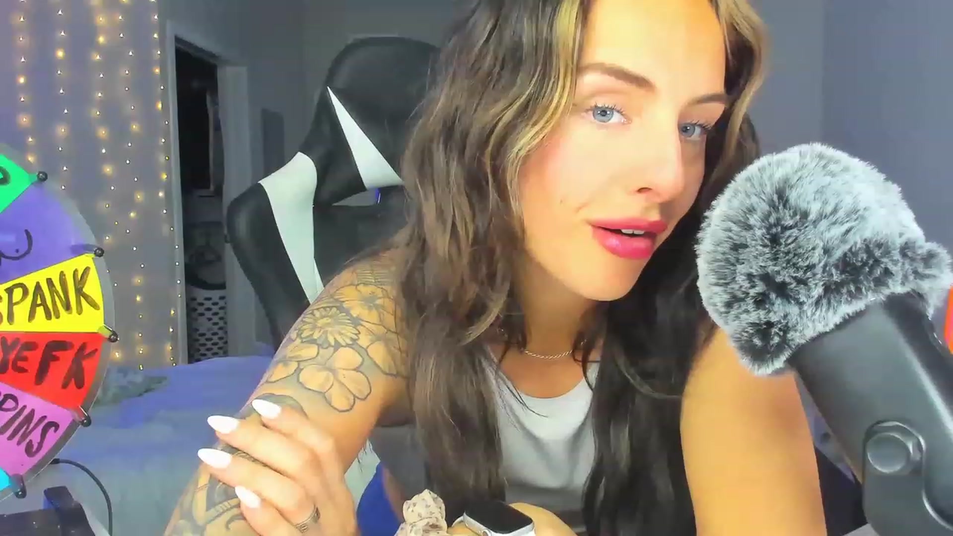 Gallery image thumbnail from Tati_Rae's myfreecams stream on, 03/16/2023, 04:32 image 6 of 20