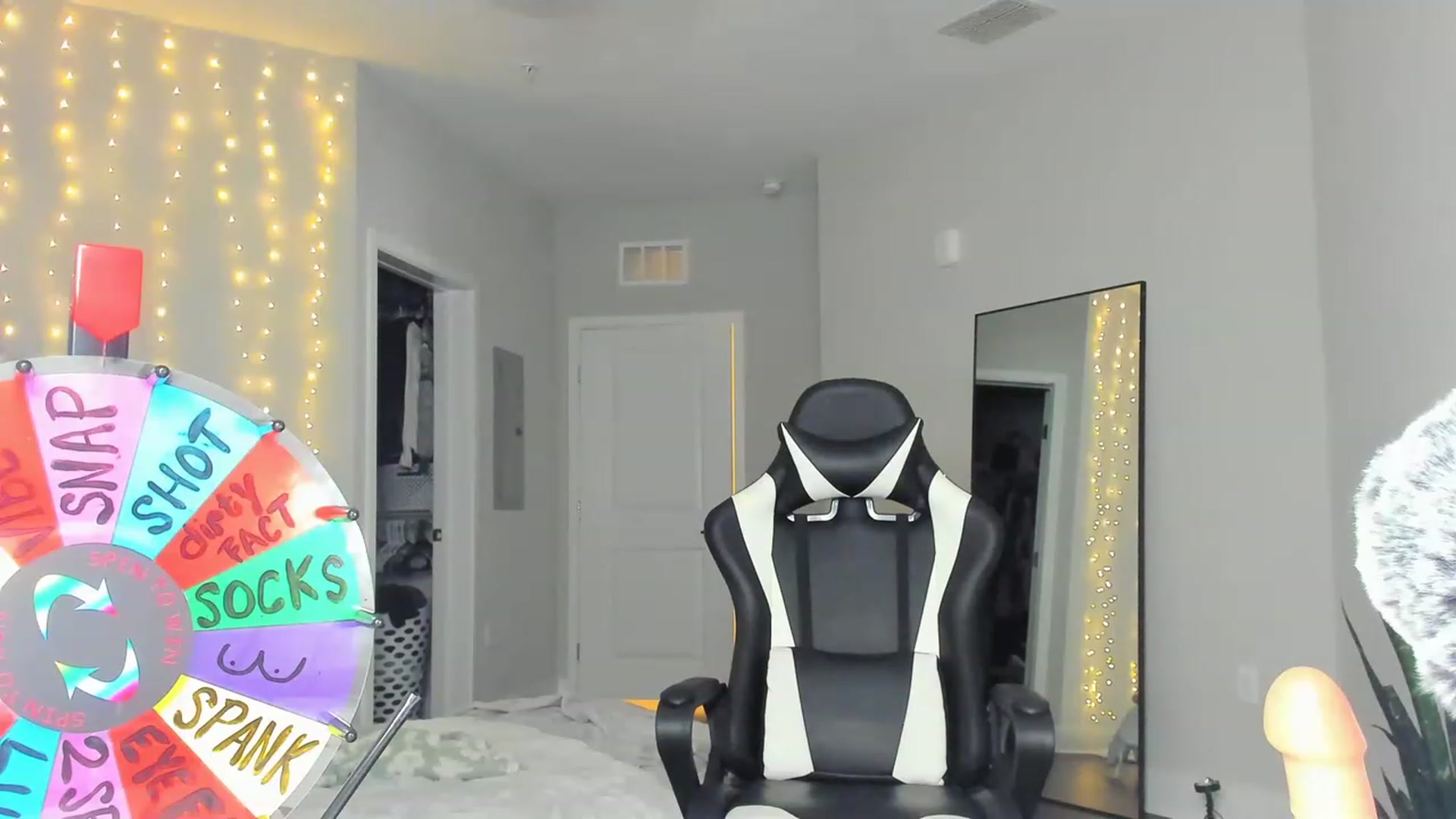Gallery image thumbnail from Tati_Rae's myfreecams stream on, 03/19/2023, 01:52 image 13 of 20