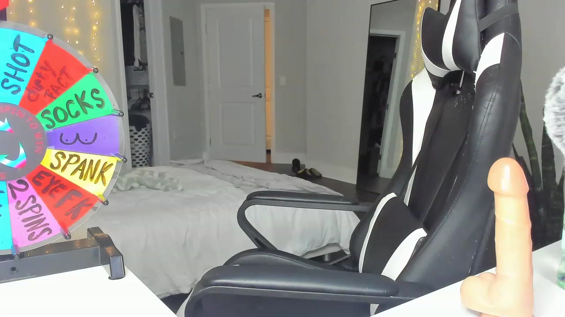 Gallery image thumbnail from Tati_Rae's myfreecams stream on, 03/19/2023, 01:52 image 16 of 20