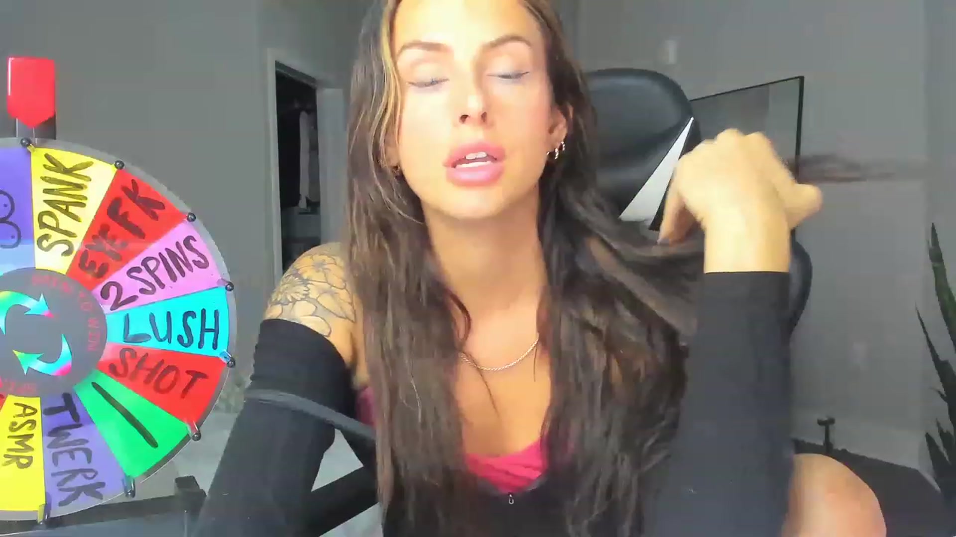 Gallery image thumbnail from Tati_Rae's myfreecams stream on, 03/19/2023, 07:53 image 12 of 20