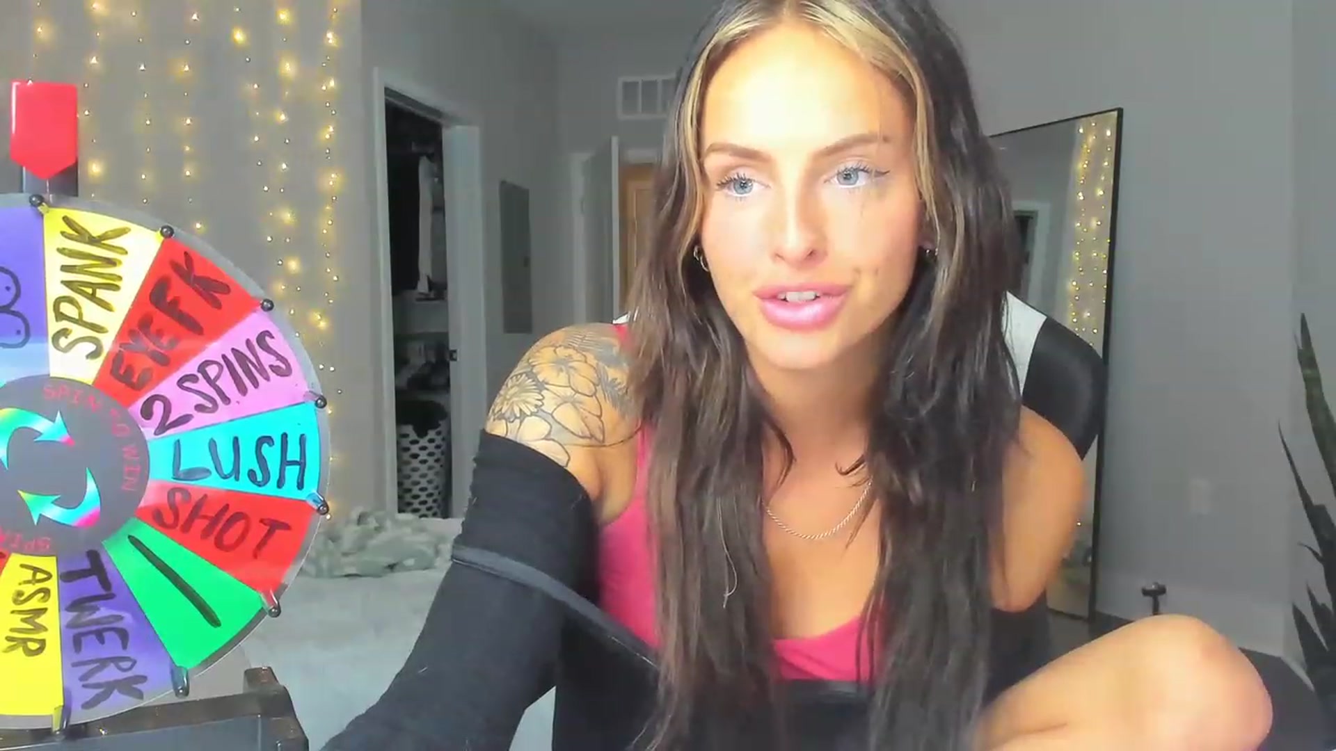 Gallery image thumbnail from Tati_Rae's myfreecams stream on, 03/19/2023, 07:53 image 16 of 20