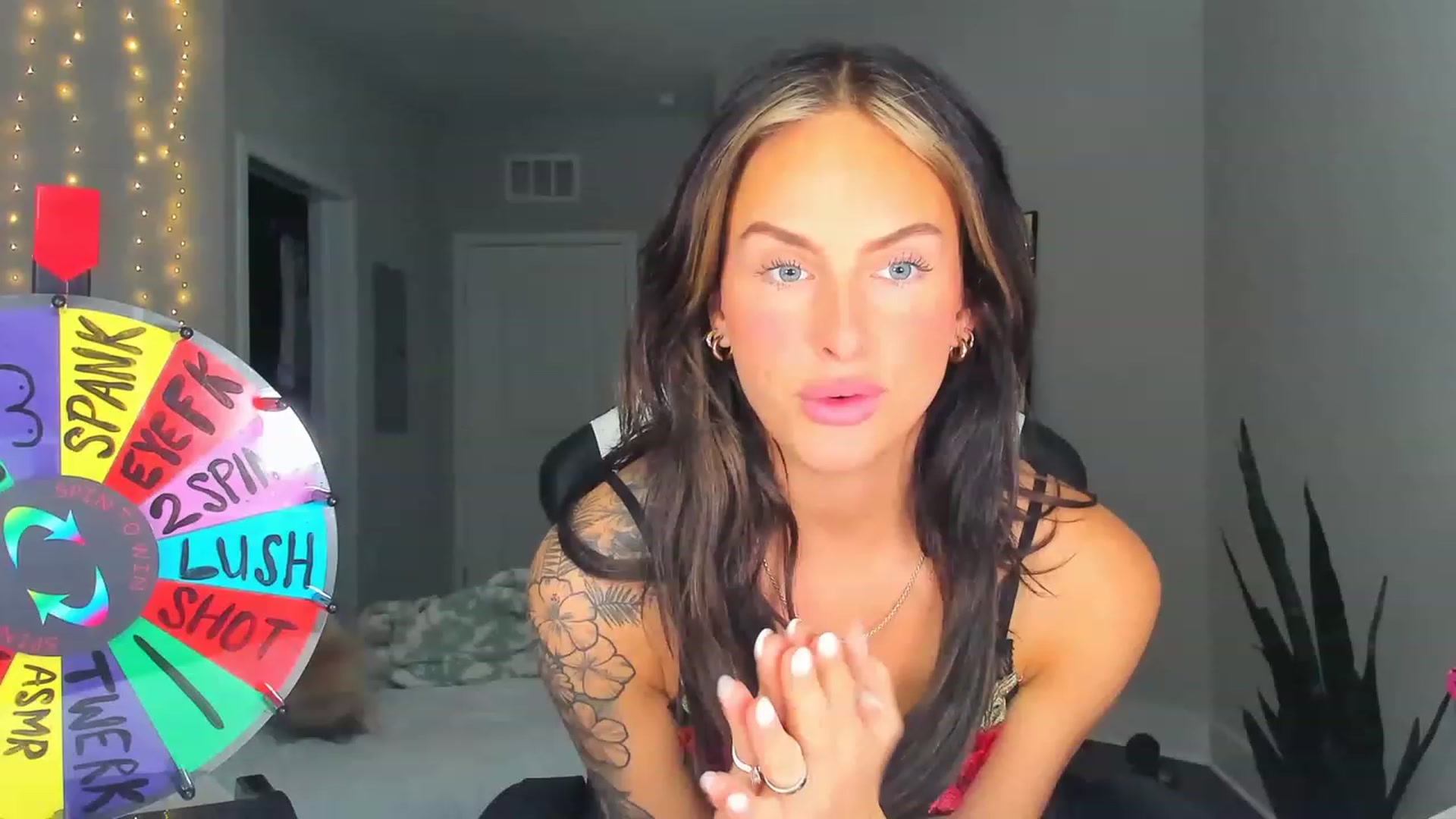 Gallery image thumbnail from Tati_Rae's myfreecams stream on, 03/21/2023, 20:38 image 2 of 20