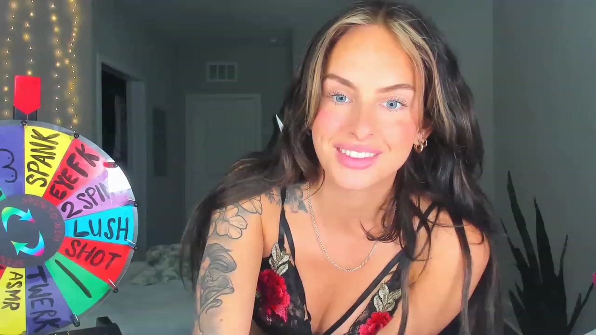 Gallery image thumbnail from Tati_Rae's myfreecams stream on, 03/21/2023, 20:38 image 4 of 20