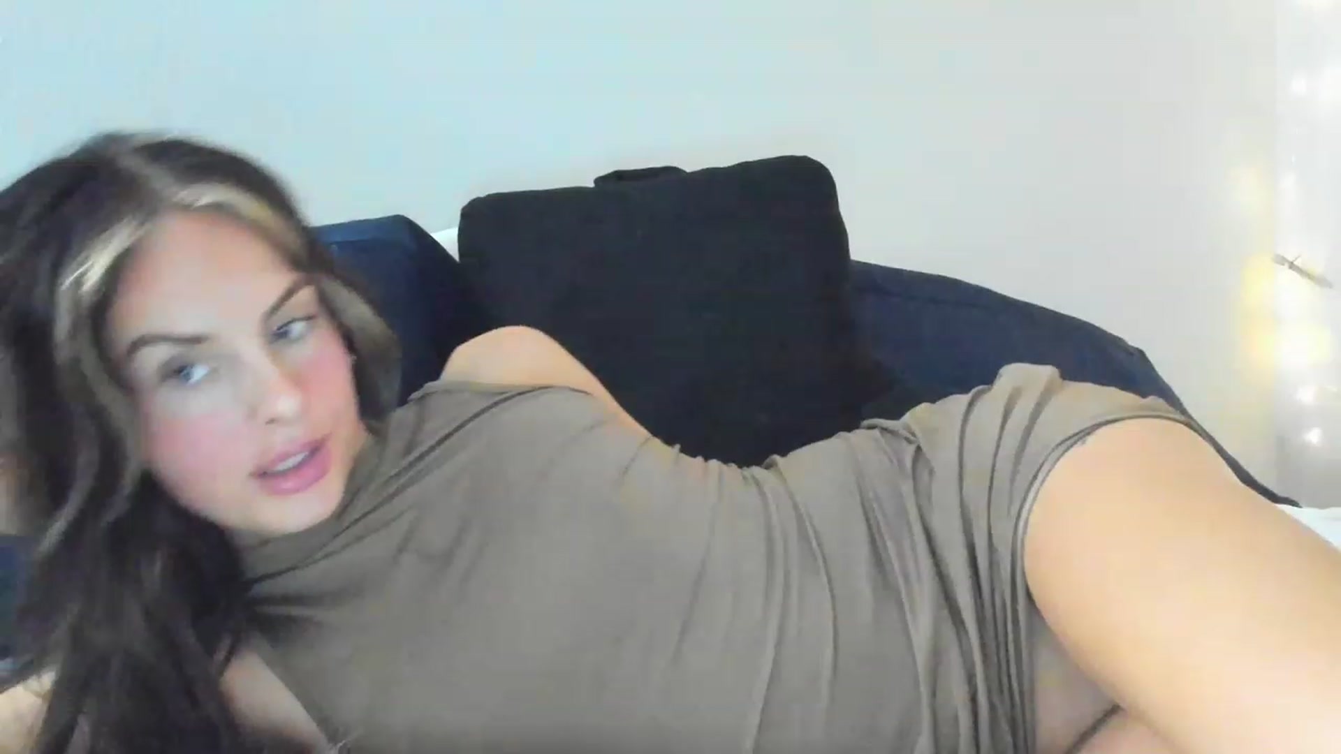 Gallery image thumbnail from Tati_Rae's myfreecams stream on, 03/23/2023, 07:16 image 15 of 20