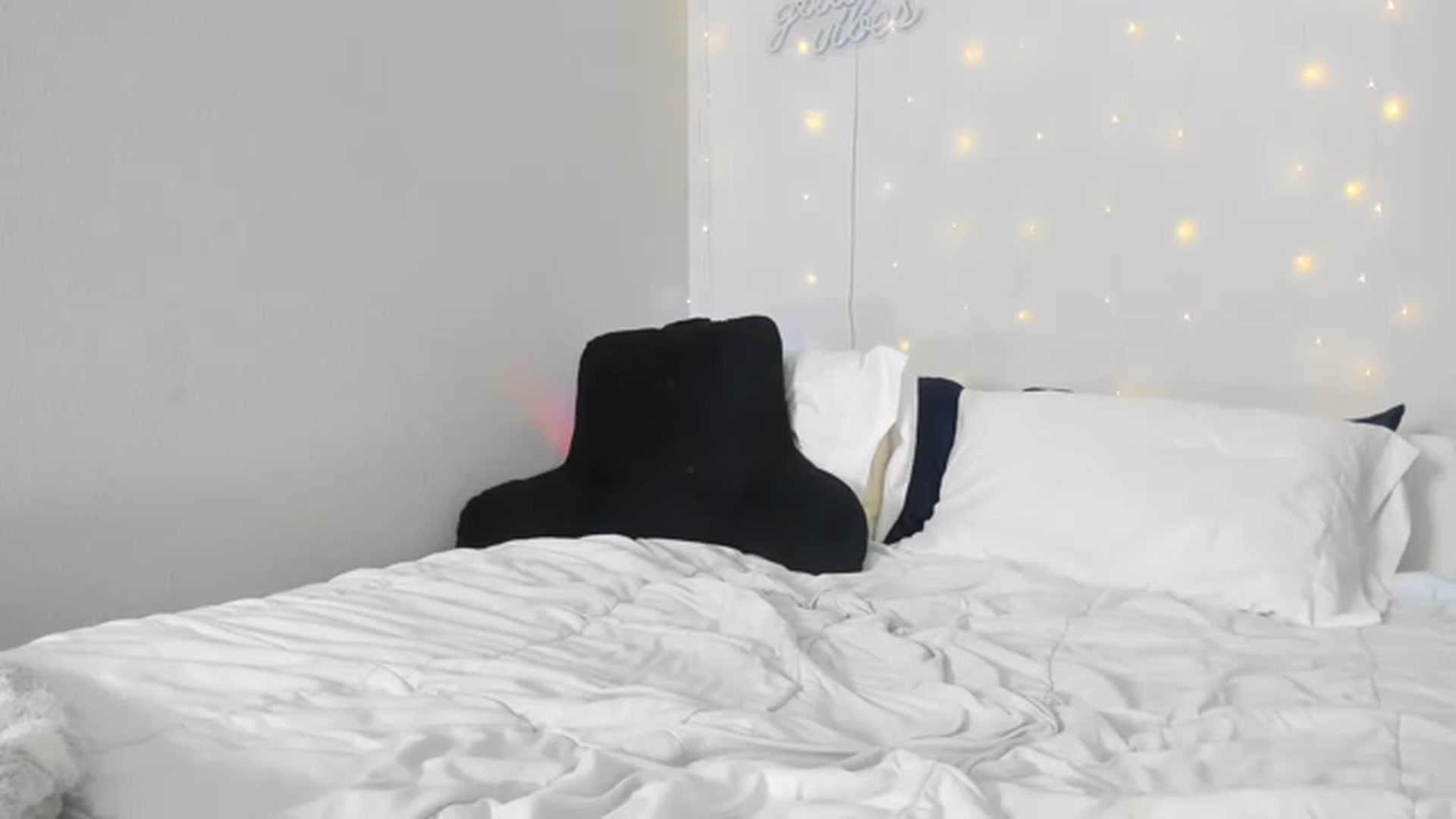 Gallery image thumbnail from Tati_Rae's myfreecams stream on, 04/02/2023, 18:38 image 14 of 20