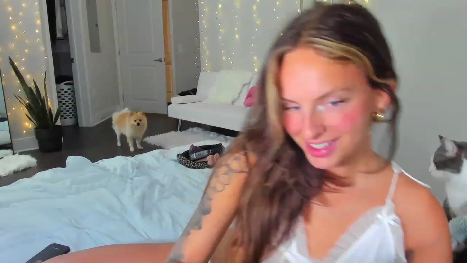 Gallery image thumbnail from Tati_Rae's myfreecams stream on, 04/24/2023, 20:33 image 19 of 20
