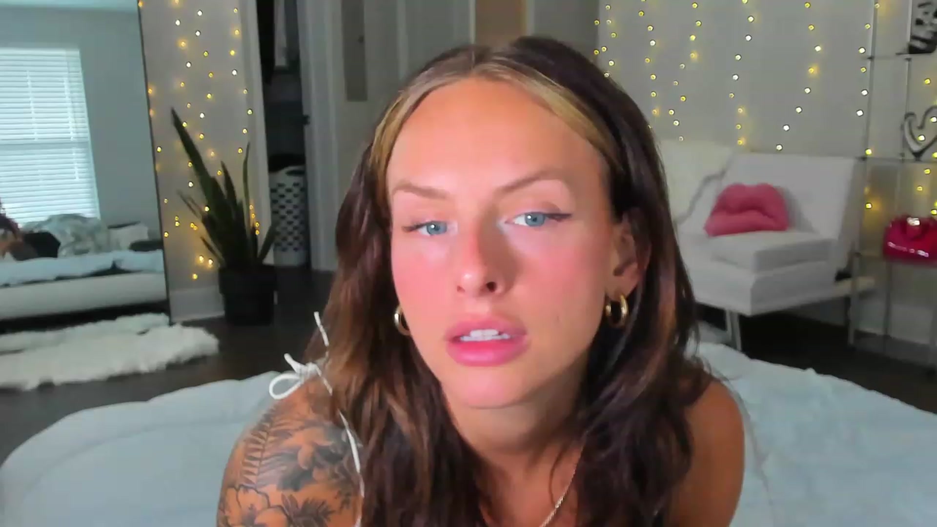 Gallery image thumbnail from Tati_Rae's myfreecams stream on, 04/24/2023, 22:00 image 2 of 20