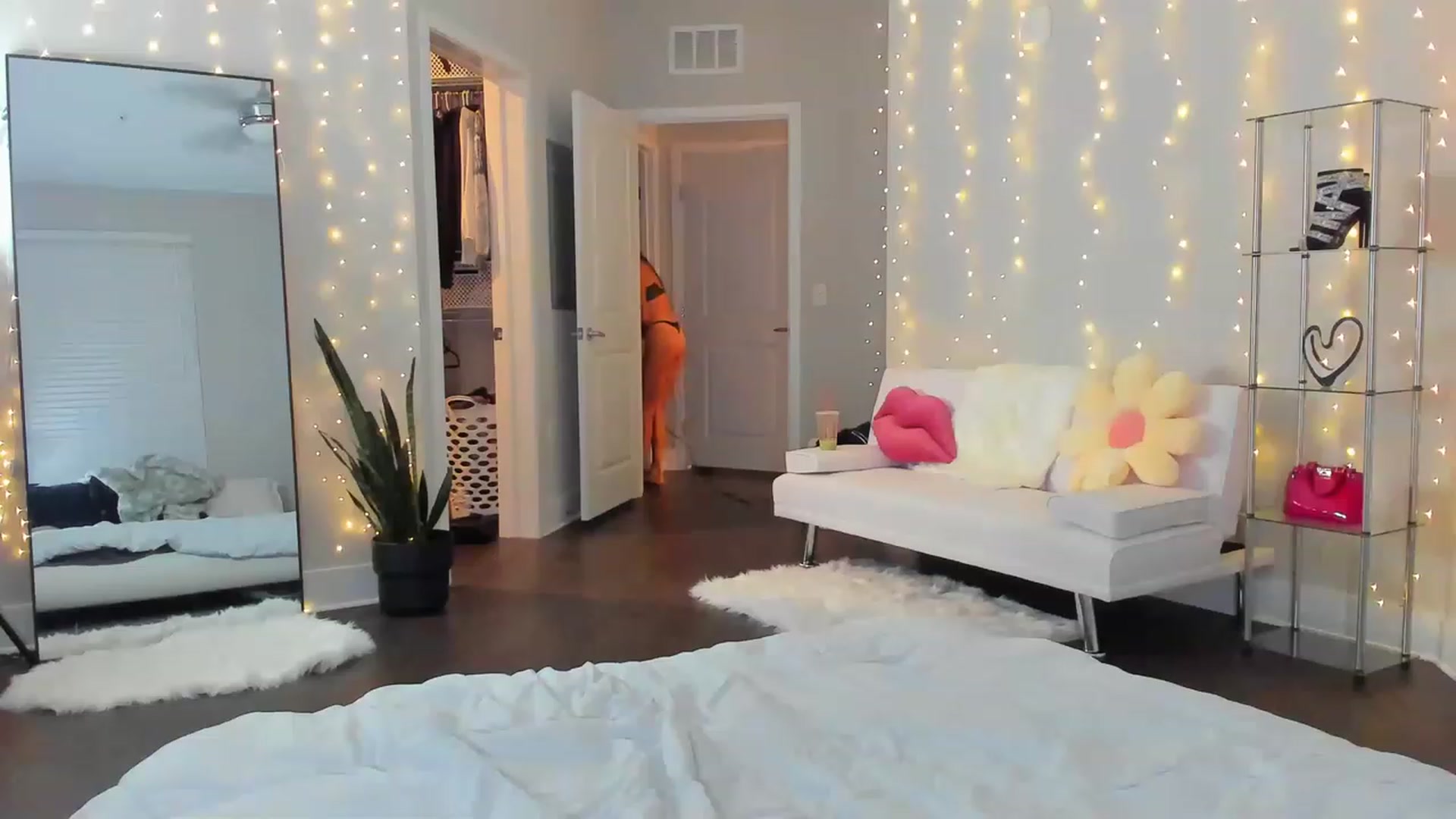 Gallery image thumbnail from Tati_Rae's myfreecams stream on, 05/02/2023, 02:23 image 18 of 20