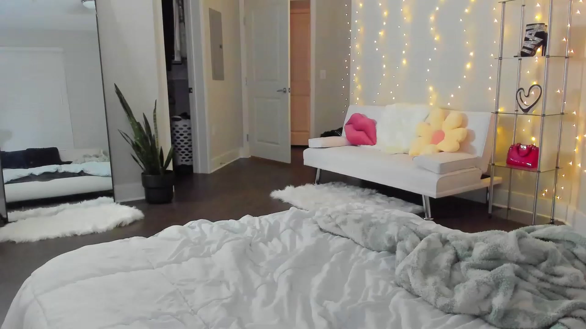 Gallery image thumbnail from Tati_Rae's myfreecams stream on, 05/02/2023, 04:31 image 15 of 20