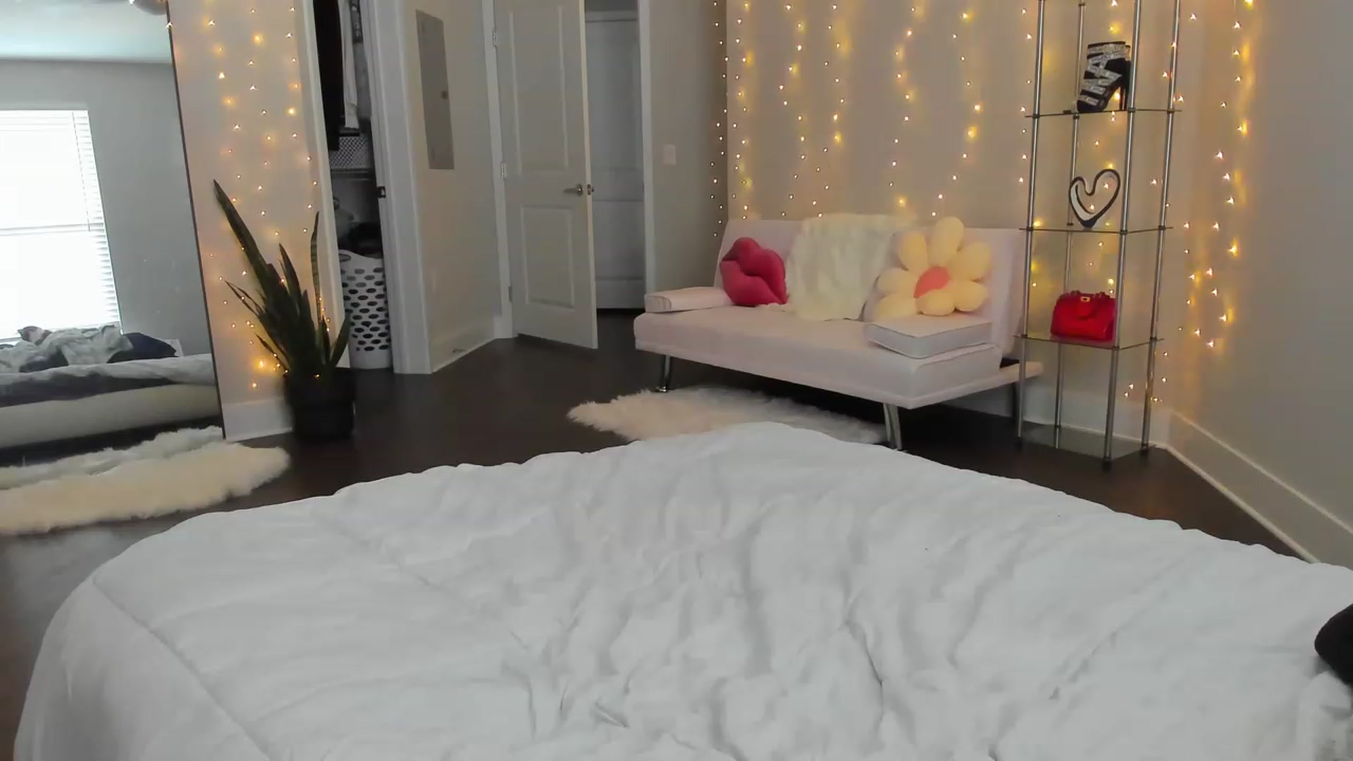 Gallery image thumbnail from Tati_Rae's myfreecams stream on, 05/05/2023, 19:58 image 4 of 20