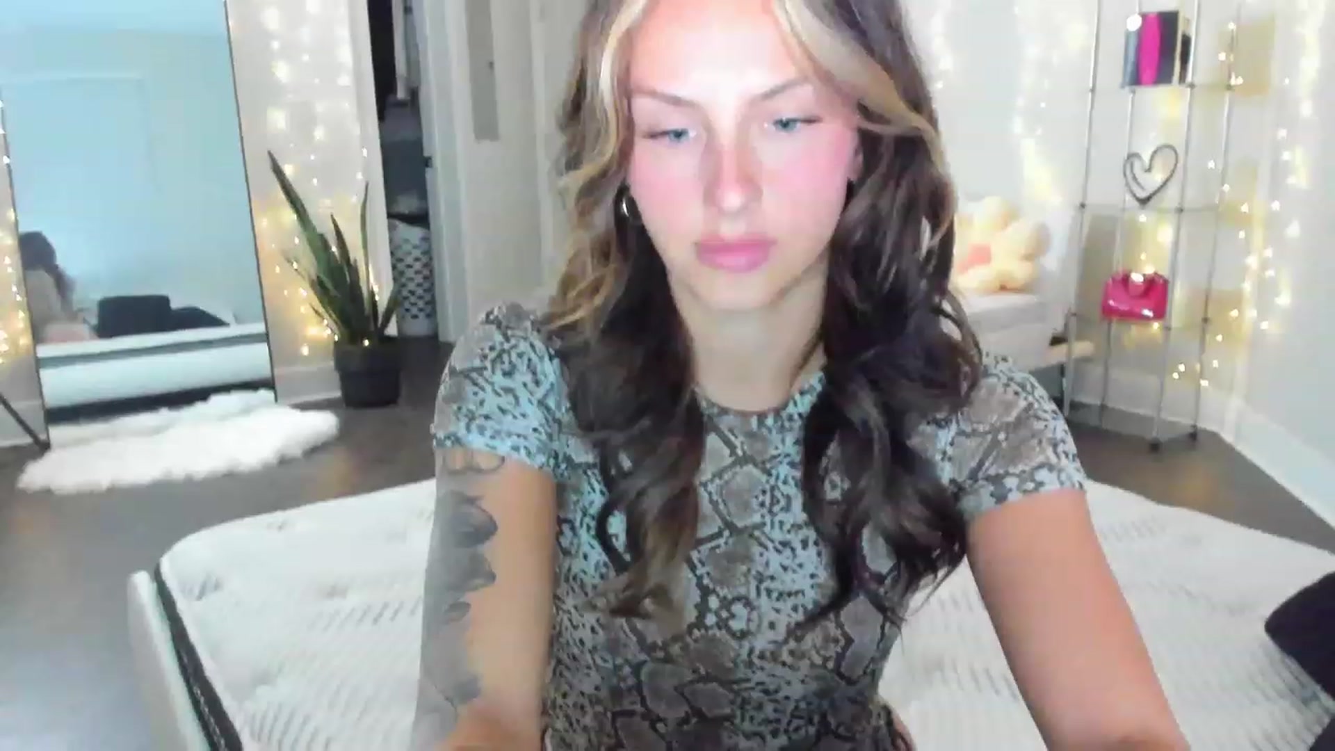 Gallery image thumbnail from Tati_Rae's myfreecams stream on, 05/06/2023, 03:23 image 6 of 20
