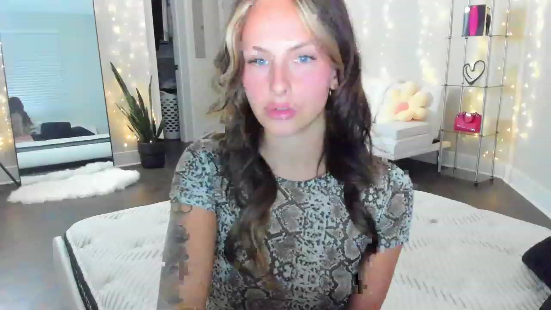 Gallery image thumbnail from Tati_Rae's myfreecams stream on, 05/06/2023, 03:23 image 19 of 20