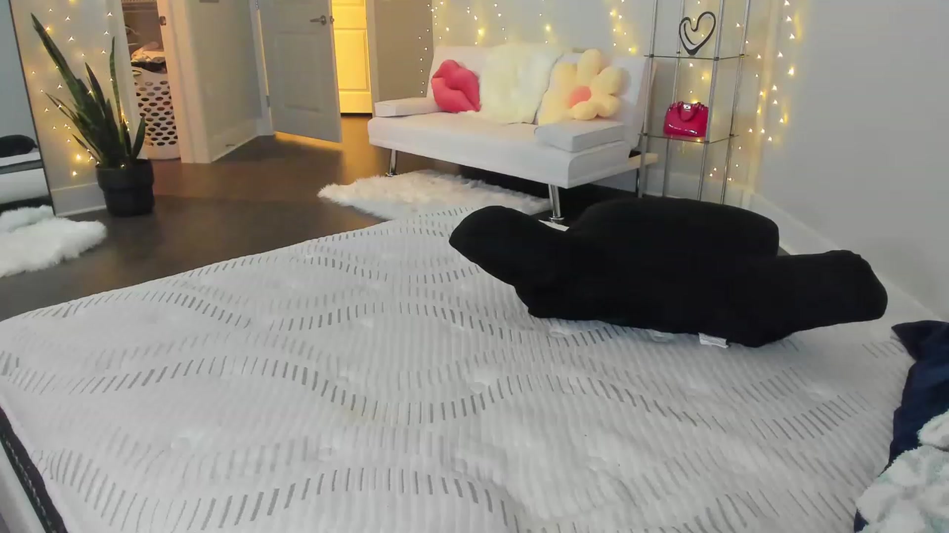 Gallery image thumbnail from Tati_Rae's myfreecams stream on, 05/06/2023, 05:13 image 19 of 20