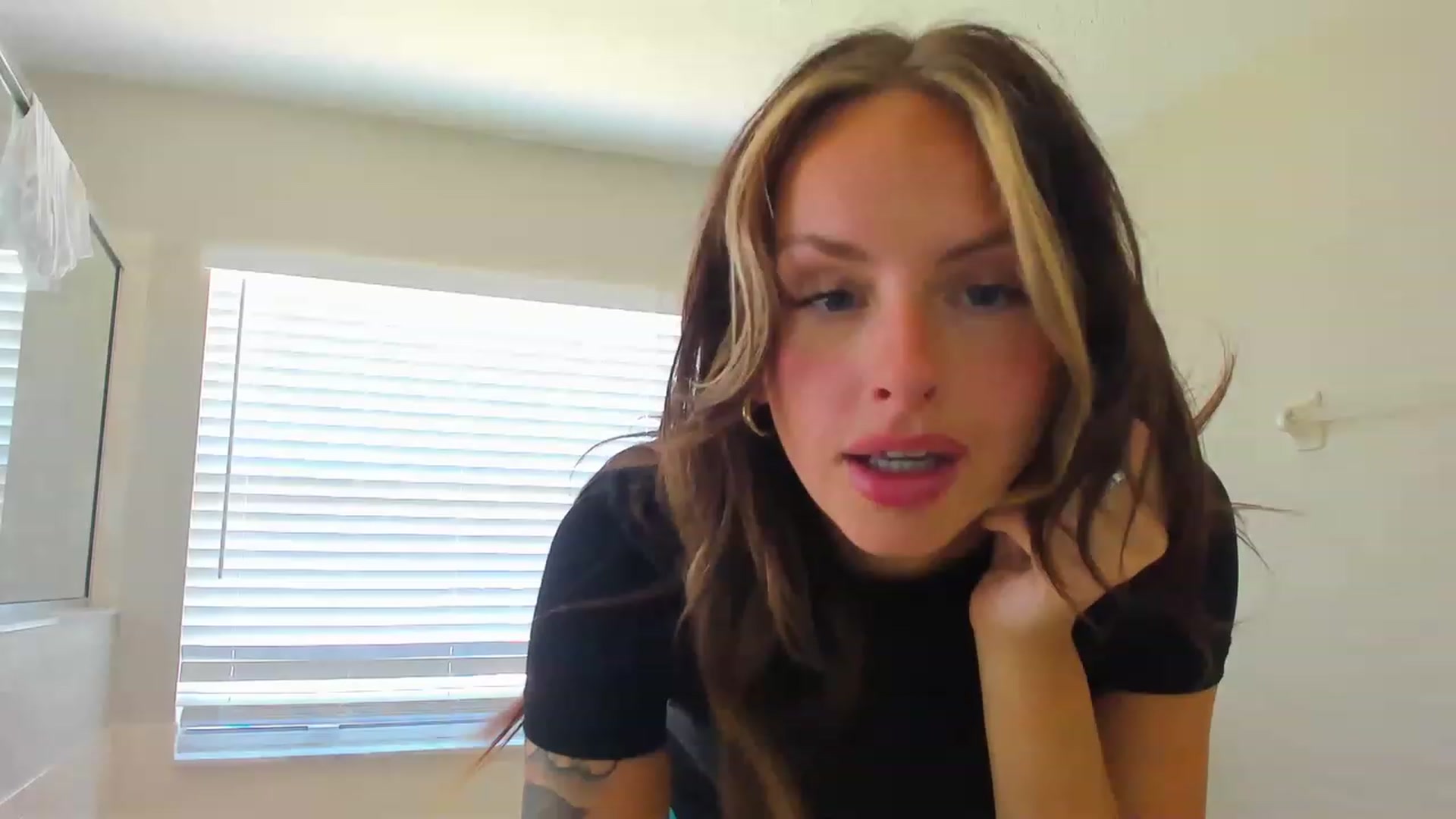 Gallery image thumbnail from Tati_Rae's myfreecams stream on, 05/08/2023, 17:30 image 2 of 20