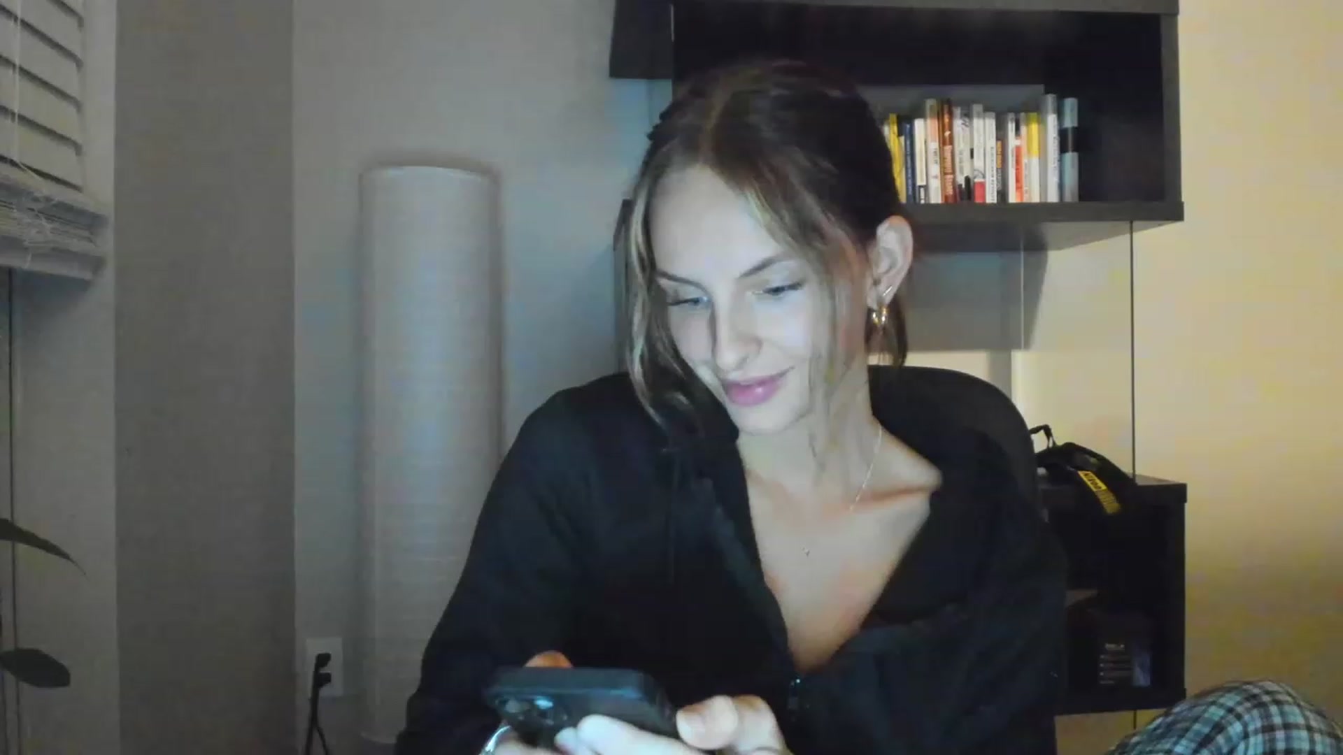 Gallery image thumbnail from Tati_Rae's myfreecams stream on, 05/25/2023, 04:08 image 5 of 20