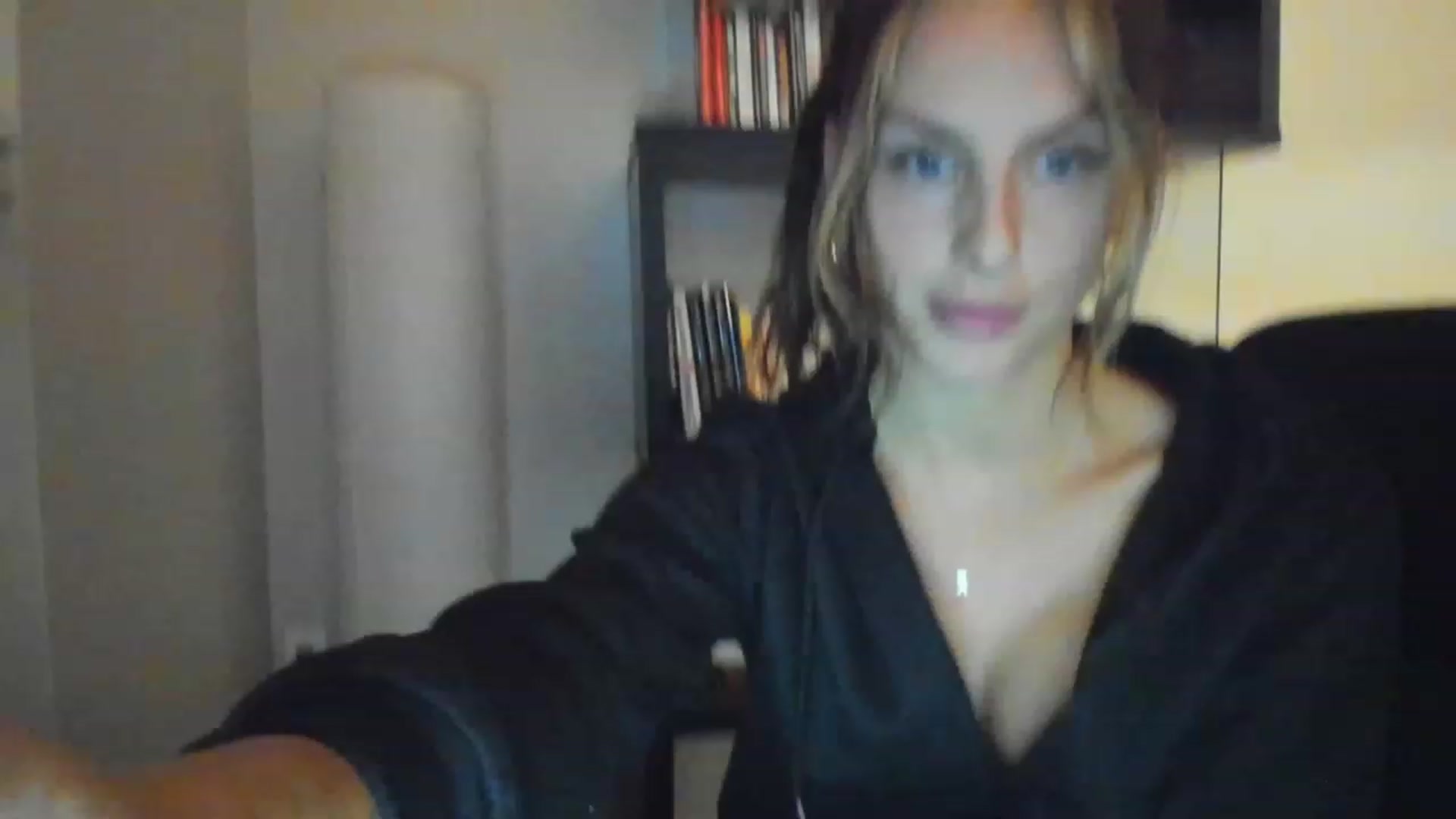 Gallery image thumbnail from Tati_Rae's myfreecams stream on, 05/25/2023, 04:08 image 19 of 20