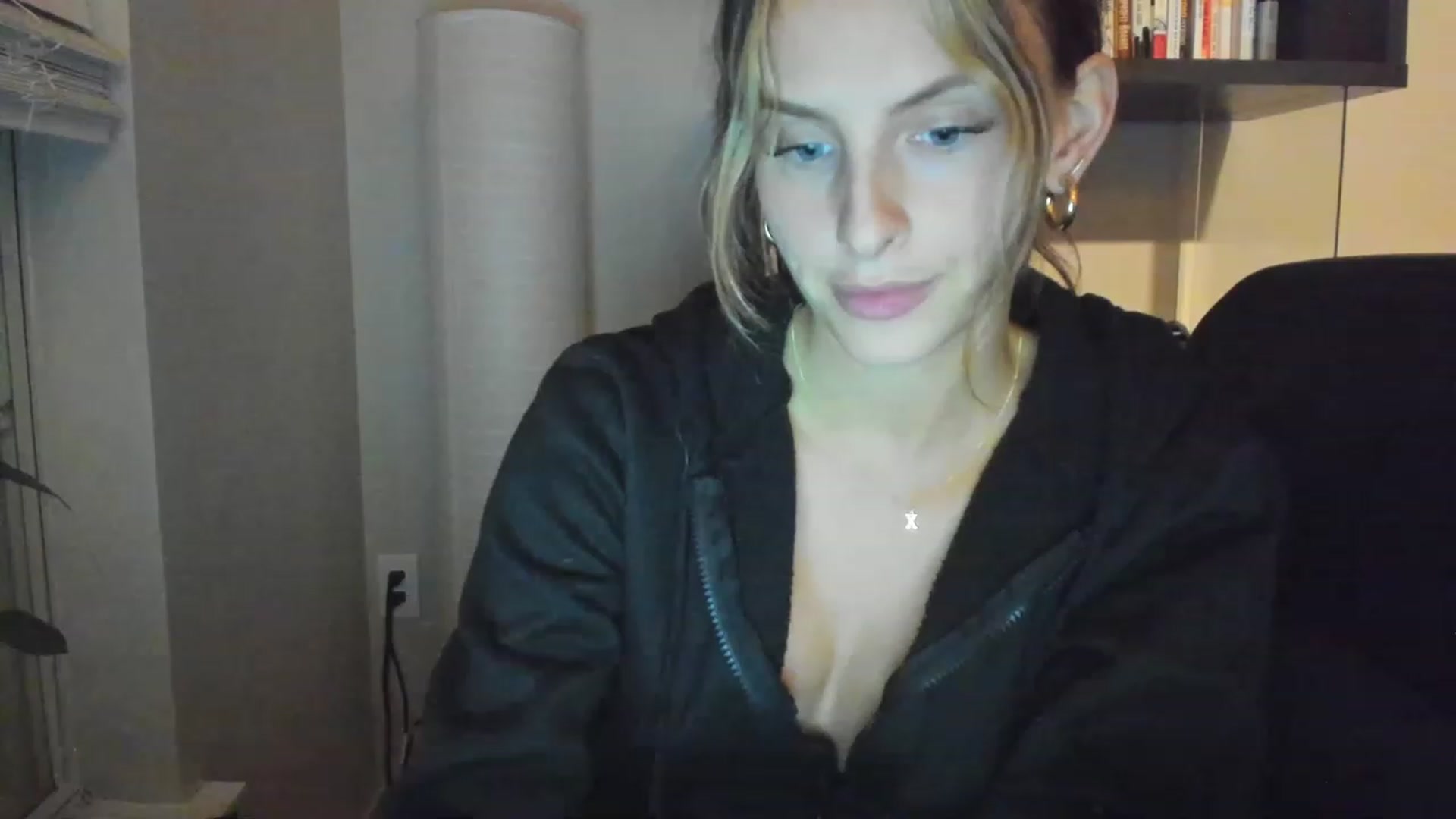 Gallery image thumbnail from Tati_Rae's myfreecams stream on, 05/25/2023, 06:41 image 19 of 20