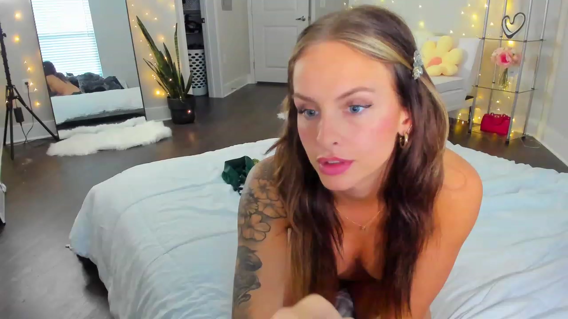 Gallery image thumbnail from Tati_Rae's myfreecams stream on, 05/27/2023, 21:13 image 20 of 20