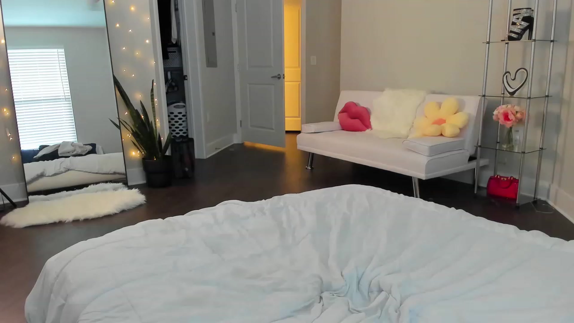 Gallery image thumbnail from Tati_Rae's myfreecams stream on, 05/30/2023, 18:00 image 18 of 20
