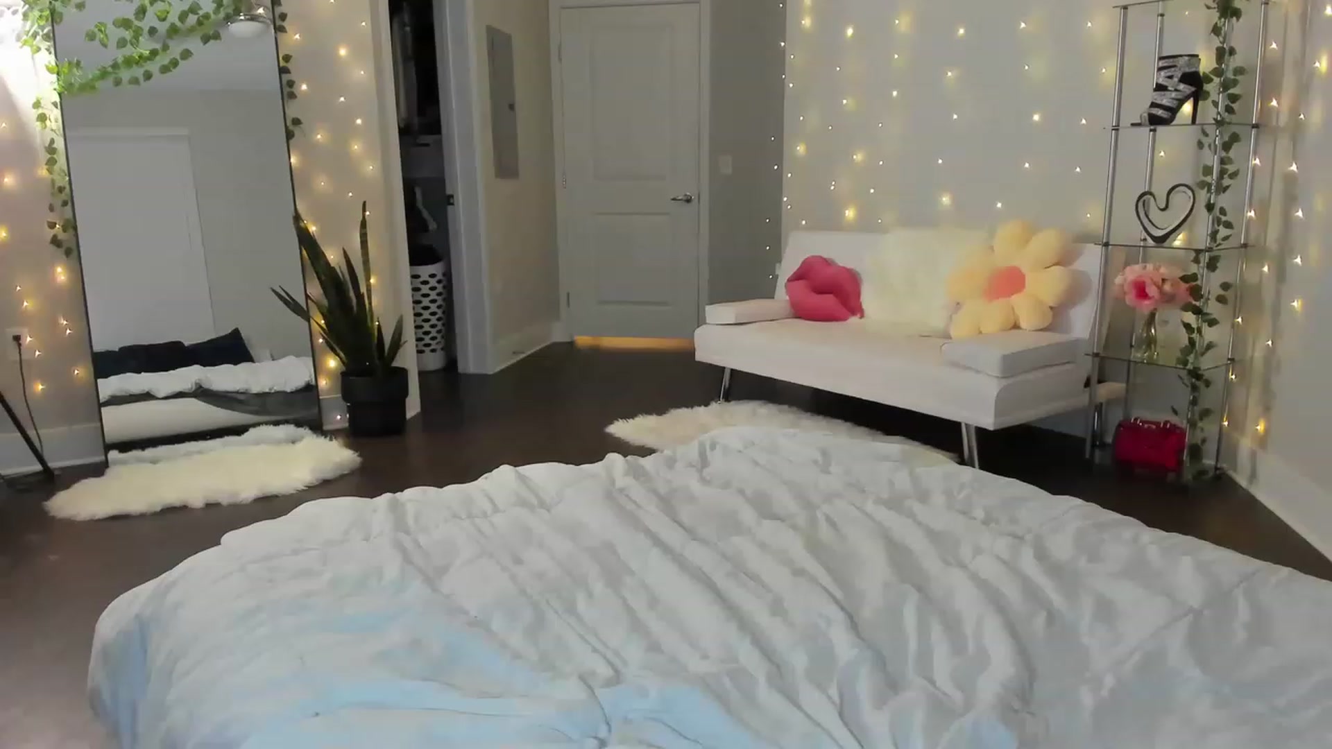 Gallery image thumbnail from Tati_Rae's myfreecams stream on, 06/04/2023, 01:41 image 1 of 20