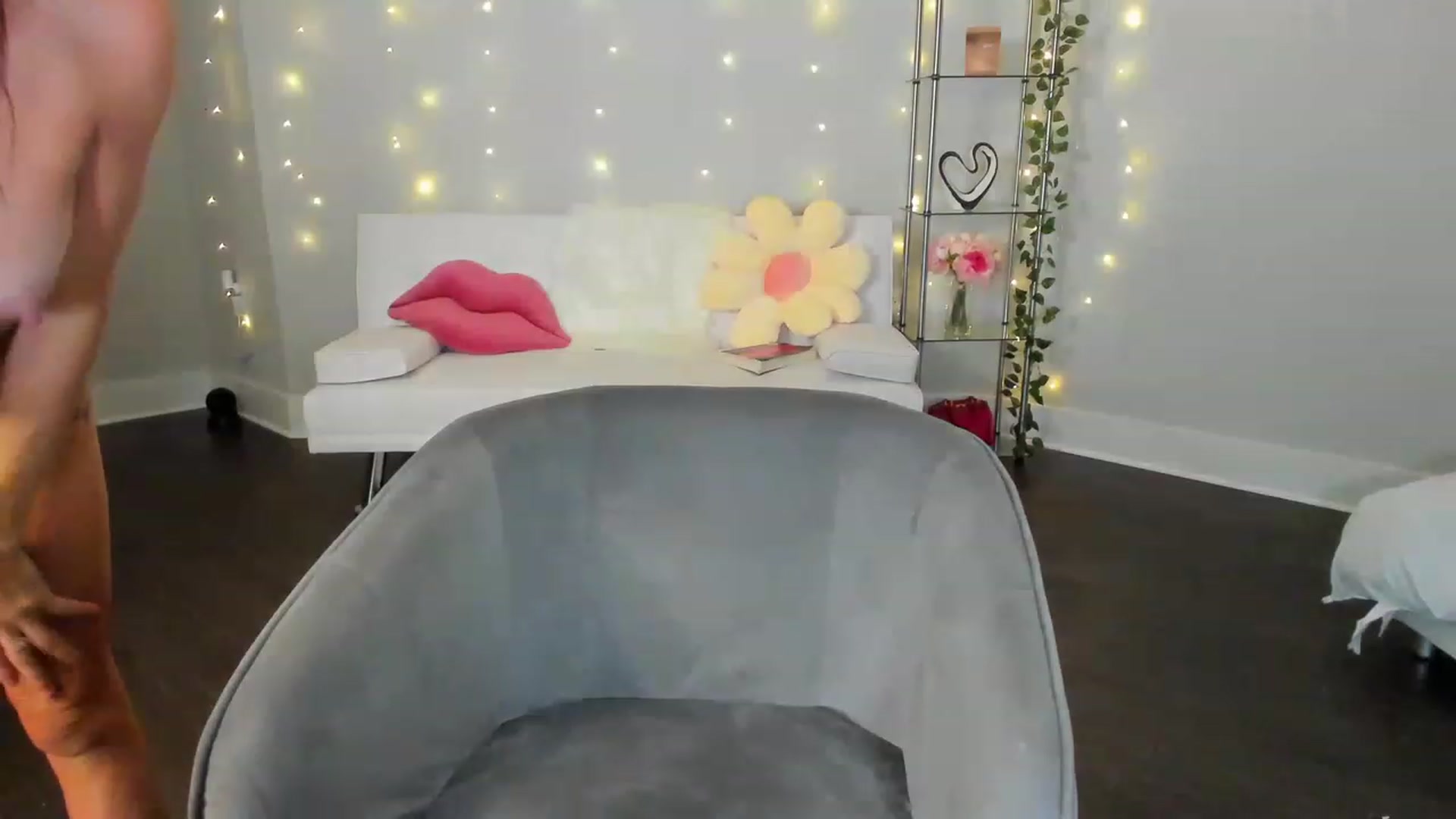 Gallery image thumbnail from Tati_Rae's myfreecams stream on, 06/06/2023, 01:46 image 13 of 20