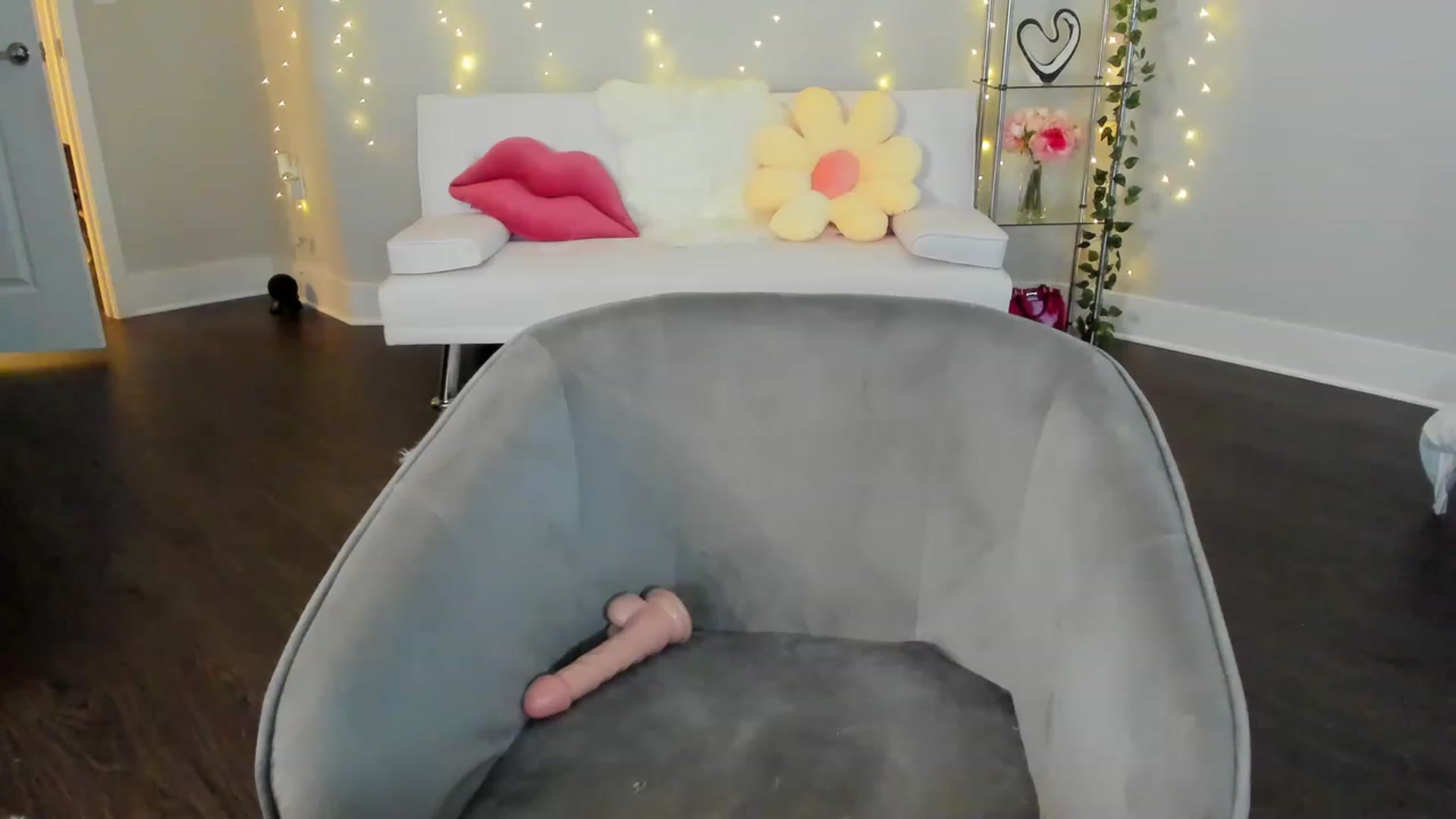 Gallery image thumbnail from Tati_Rae's myfreecams stream on, 06/13/2023, 17:48 image 17 of 20