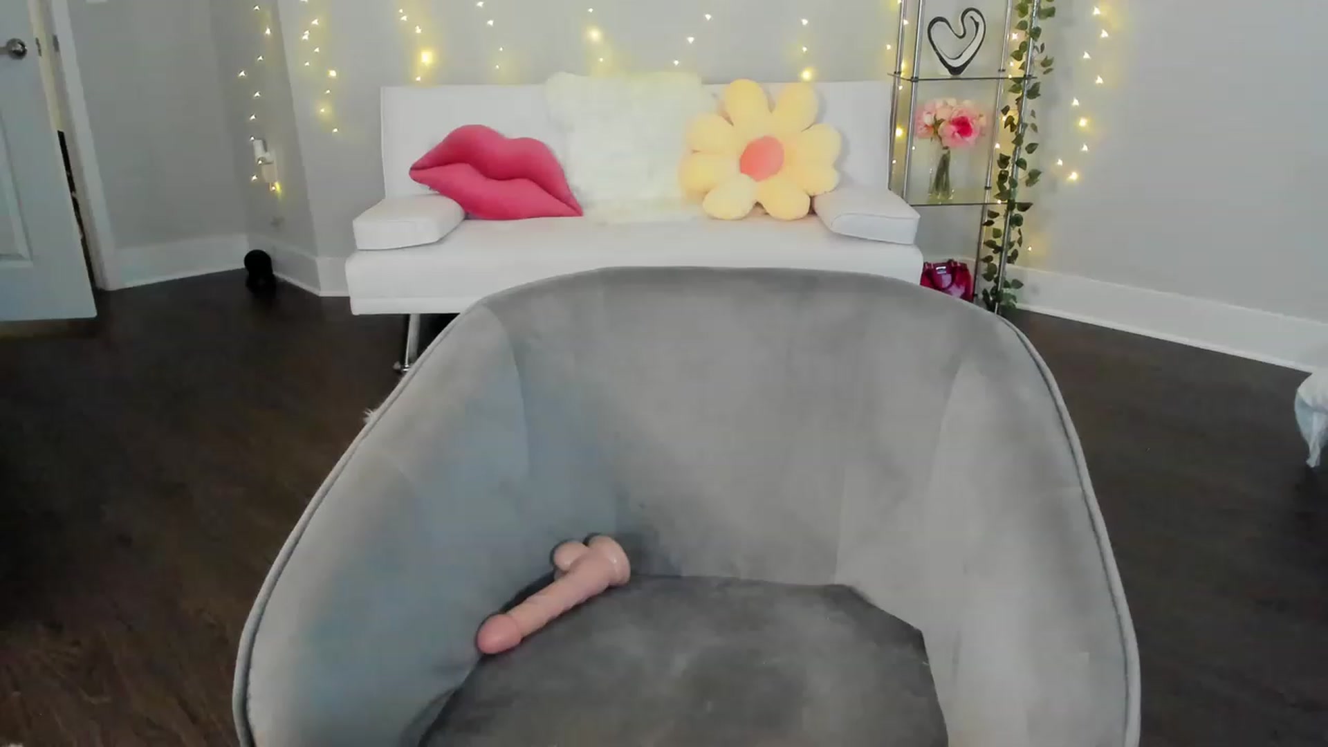 Gallery image thumbnail from Tati_Rae's myfreecams stream on, 06/13/2023, 17:48 image 18 of 20