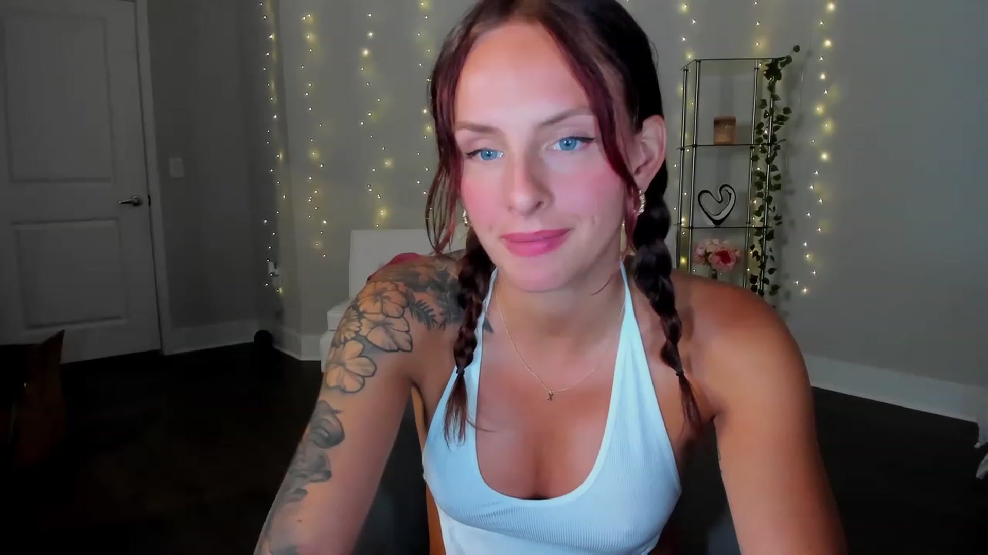 Gallery image thumbnail from Tati_Rae's myfreecams stream on, 06/16/2023, 03:52 image 12 of 20