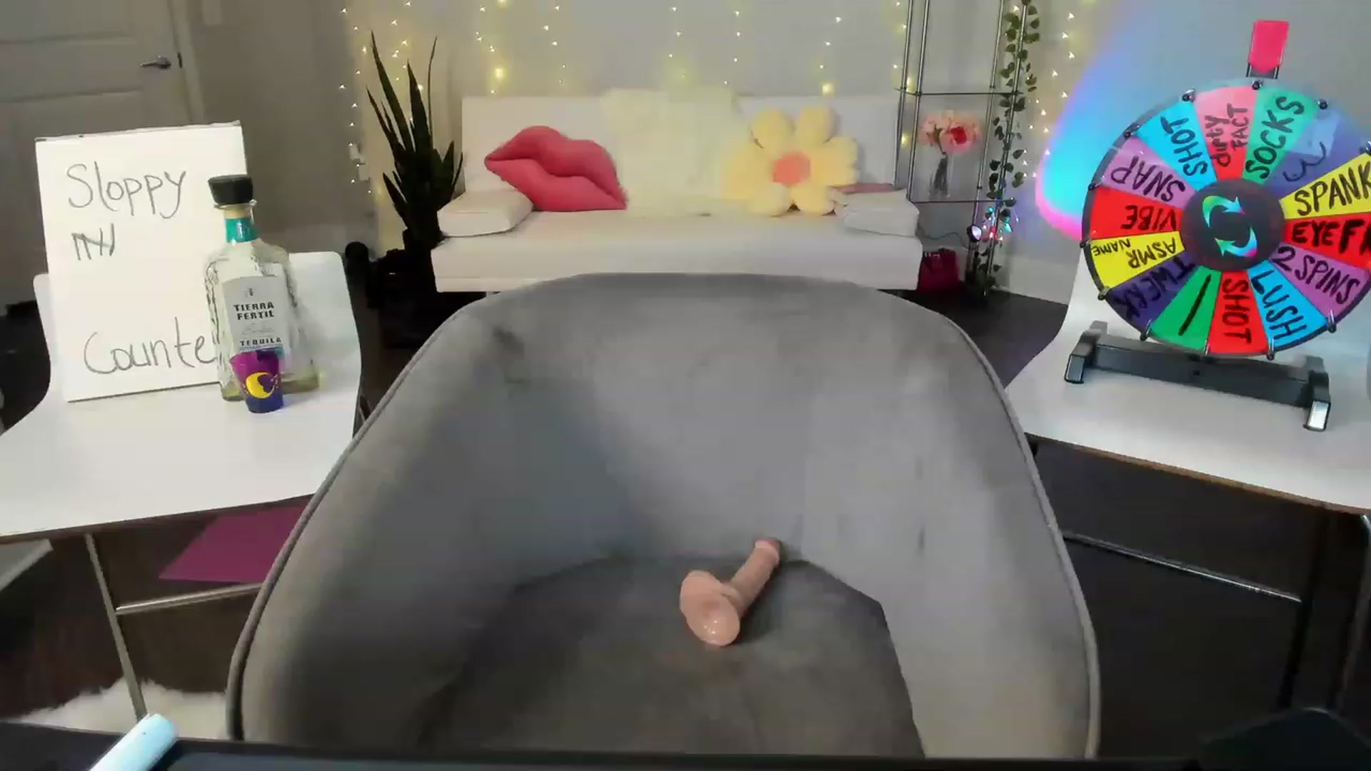 Gallery image thumbnail from Tati_Rae's myfreecams stream on, 06/25/2023, 01:19 image 10 of 20