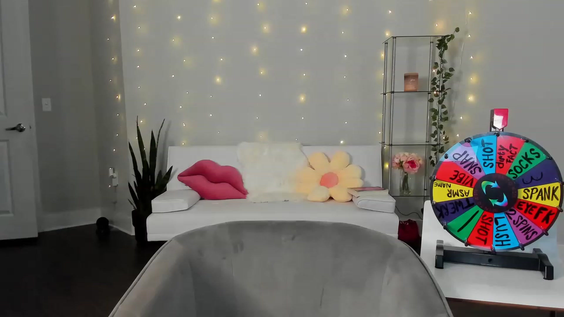 Gallery image thumbnail from Tati_Rae's myfreecams stream on, 06/29/2023, 19:15 image 2 of 20