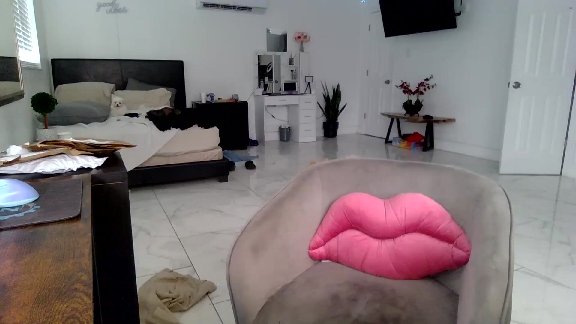 Gallery image thumbnail from Tati_Rae's myfreecams stream on, 08/03/2024, 19:36 image 20 of 20
