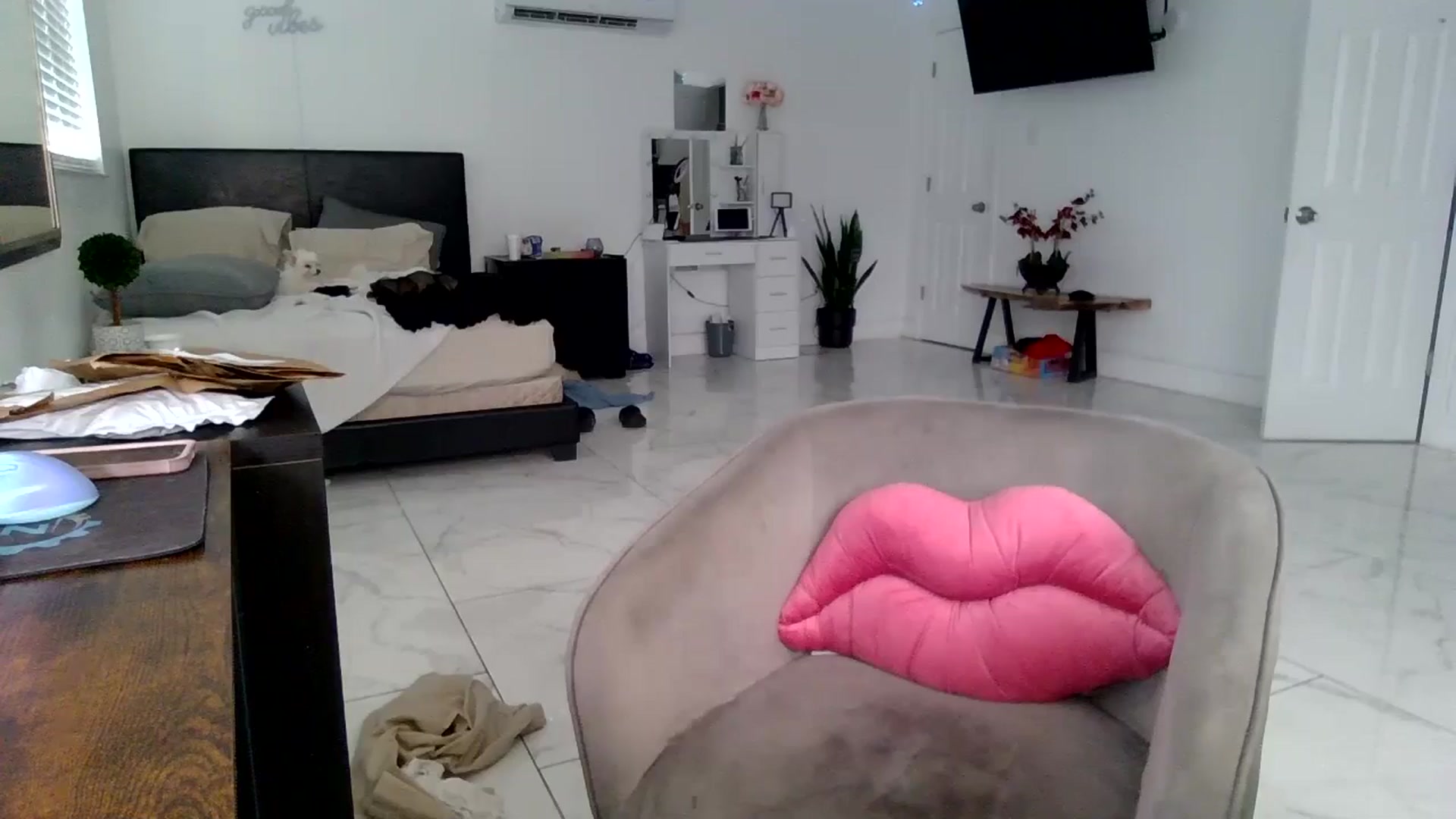 Gallery image thumbnail from Tati_Rae's myfreecams stream on, 08/03/2024, 19:36 image 19 of 20