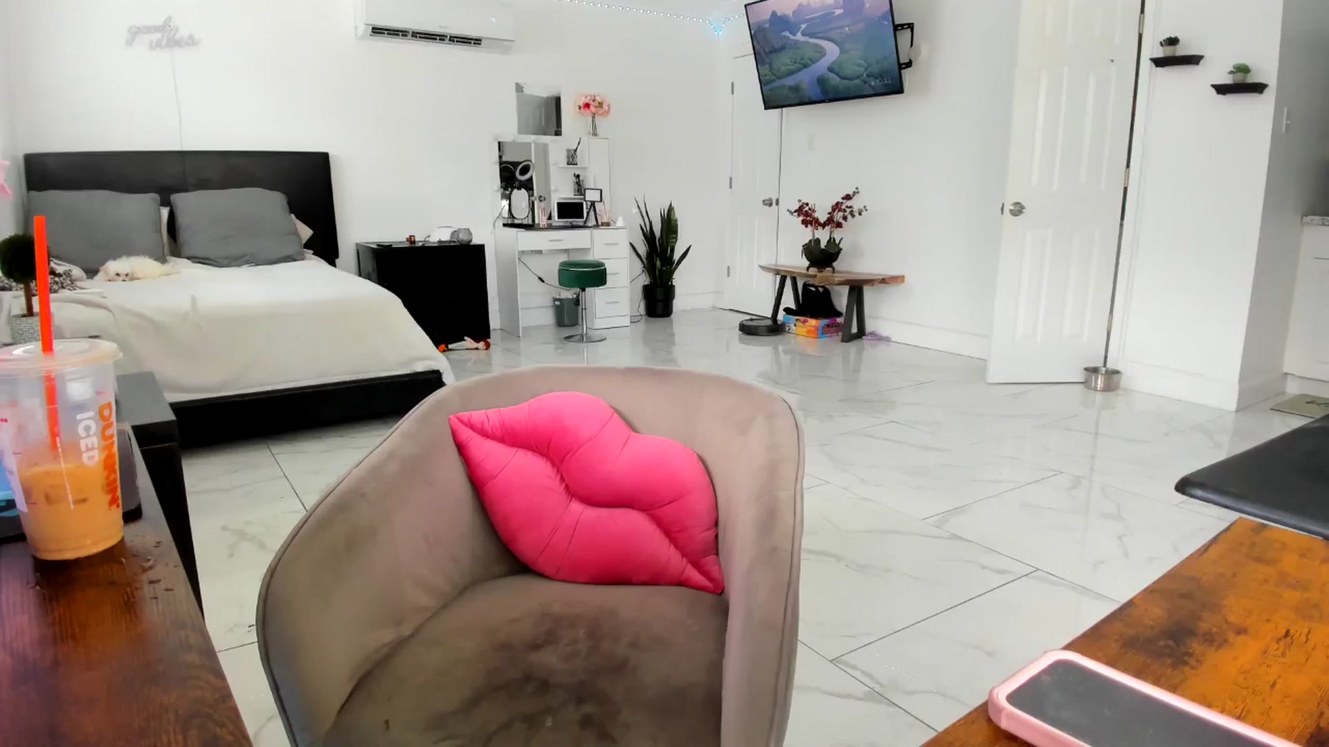 Gallery image thumbnail from Tati_Rae's myfreecams stream on, 08/06/2024, 14:47 image 20 of 20