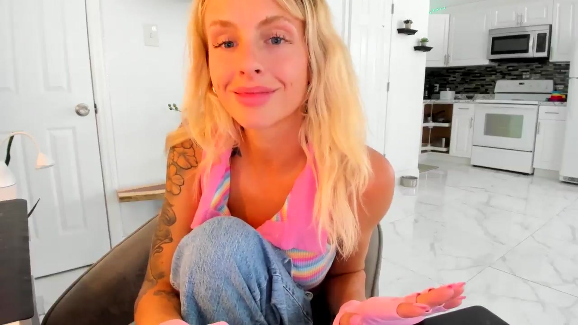 Gallery image thumbnail from Tati_Rae's myfreecams stream on, 08/07/2024, 22:08 image 16 of 20