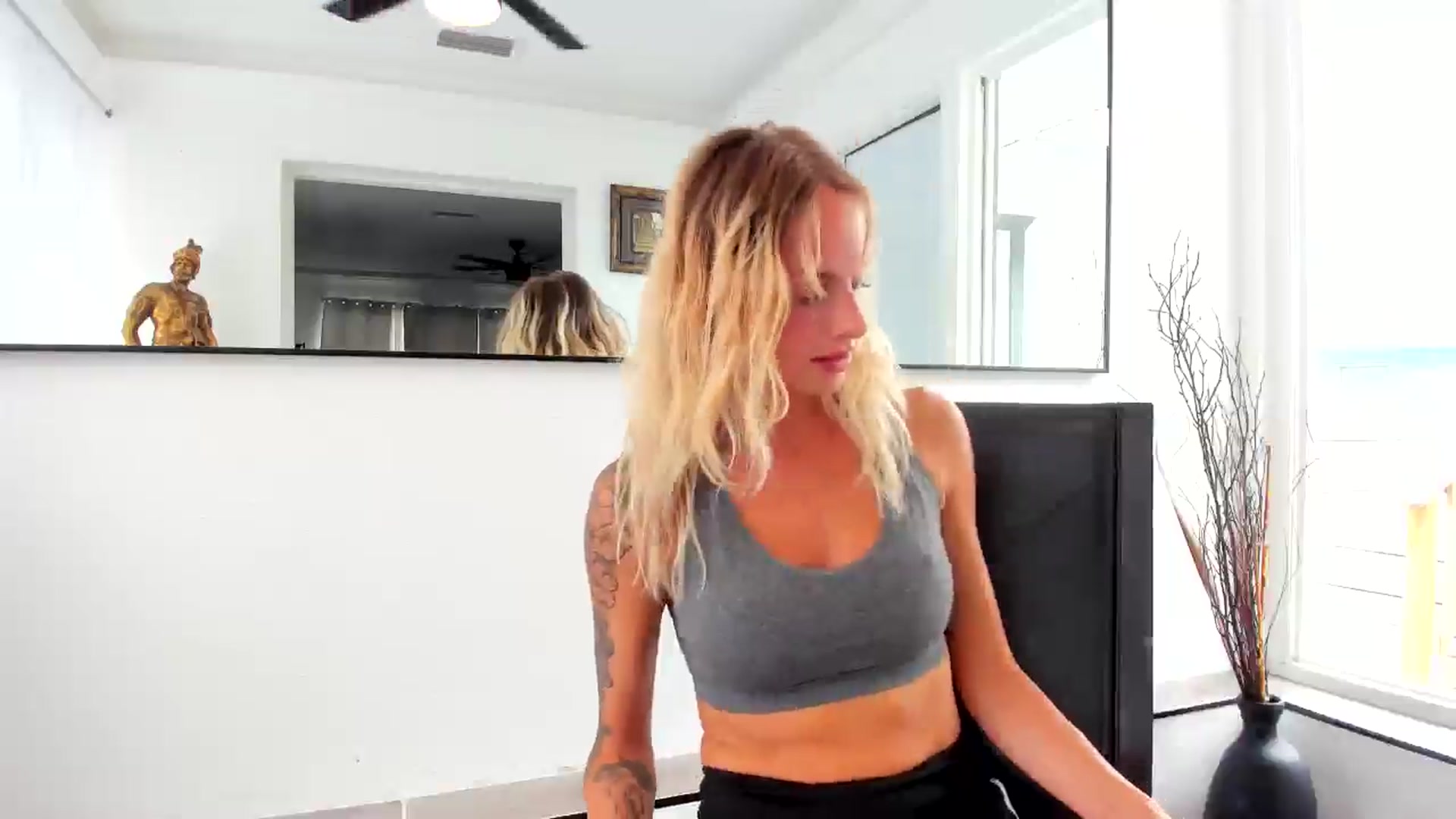 Gallery image thumbnail from Tati_Rae's myfreecams stream on, 08/21/2024, 18:32 image 5 of 20