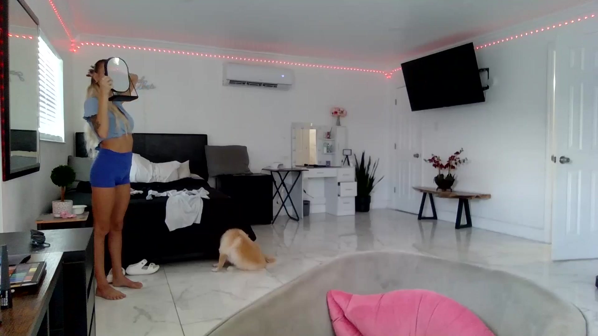 Gallery image thumbnail from Tati_Rae's myfreecams stream on, 08/28/2024, 16:04 image 15 of 20